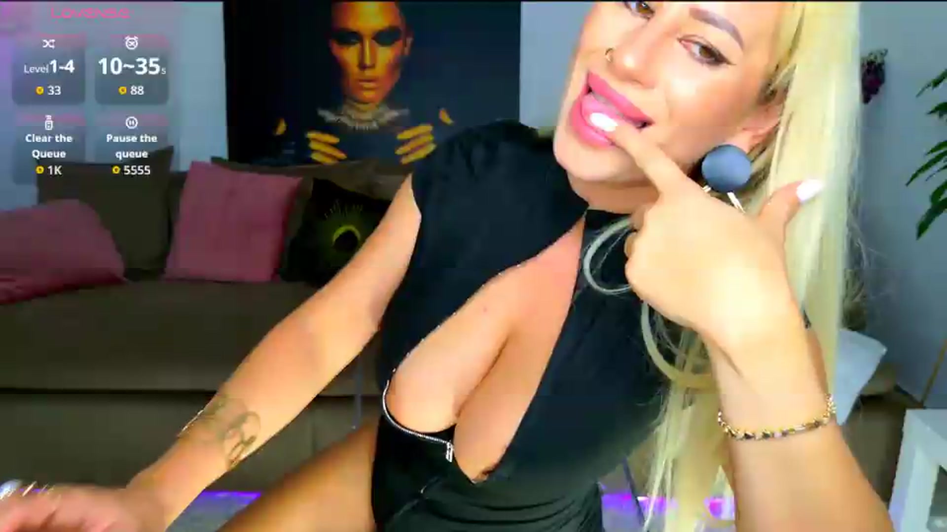 Gallery image thumbnail from OhhLuan's myfreecams stream on, 08/17/2026, 16:07 image 4 of 20
