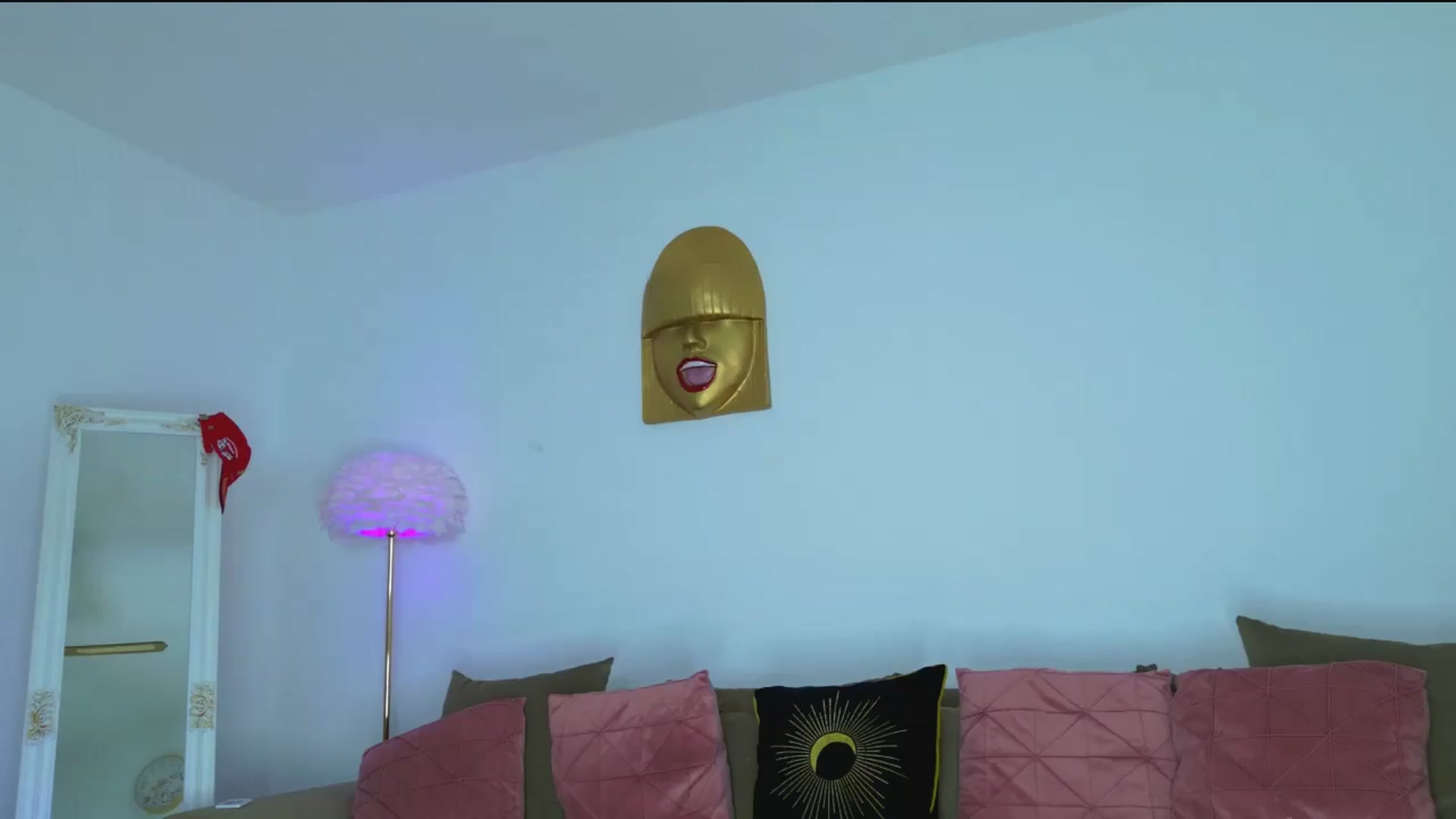 Gallery image thumbnail from OhhLuan's myfreecams stream on, 09/19/2026, 14:15 image 4 of 20