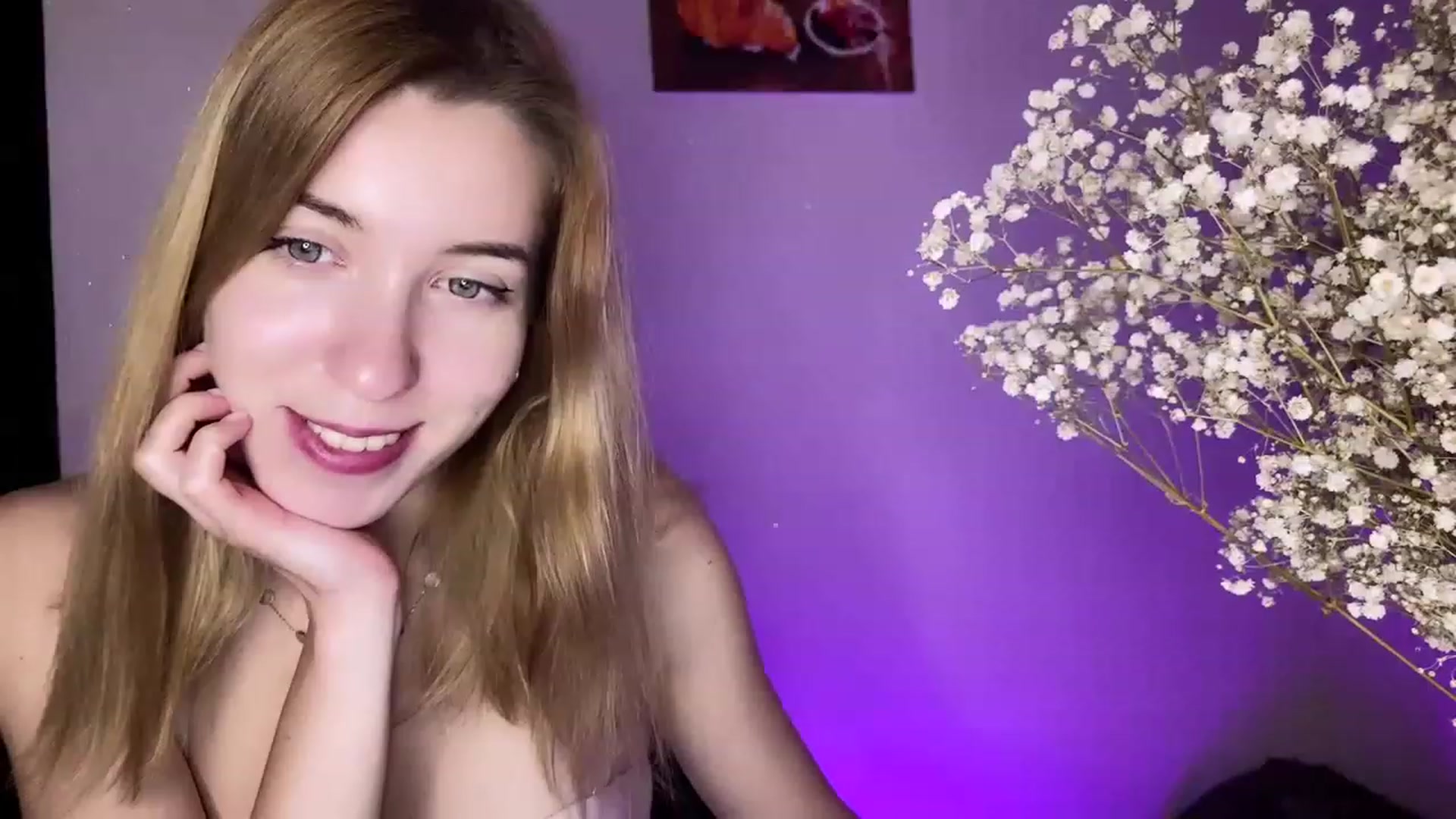 Gallery image thumbnail from OhhMyCherry's myfreecams stream on, 01/20/2023, 22:07 image 4 of 20