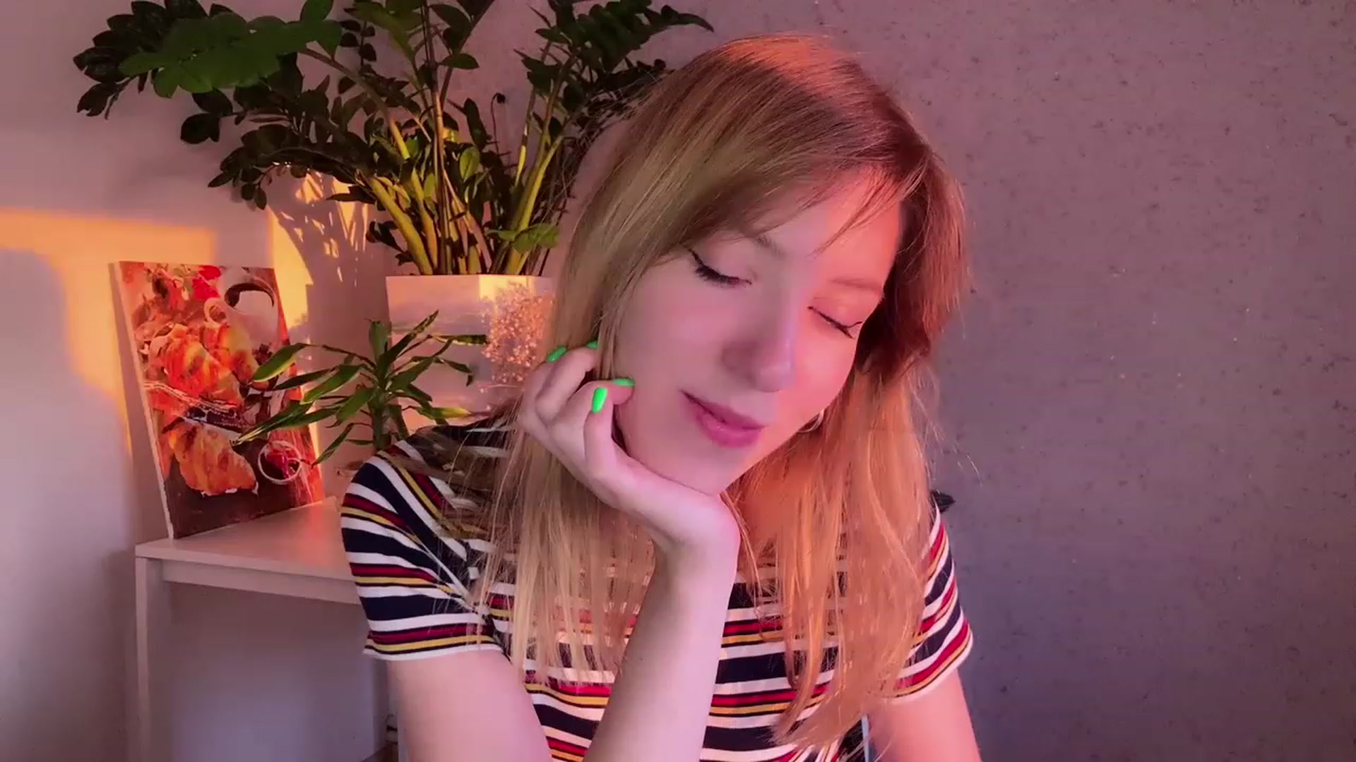 Gallery image thumbnail from OhhMyCherry's myfreecams stream on, 06/04/2023, 18:08 image 16 of 20