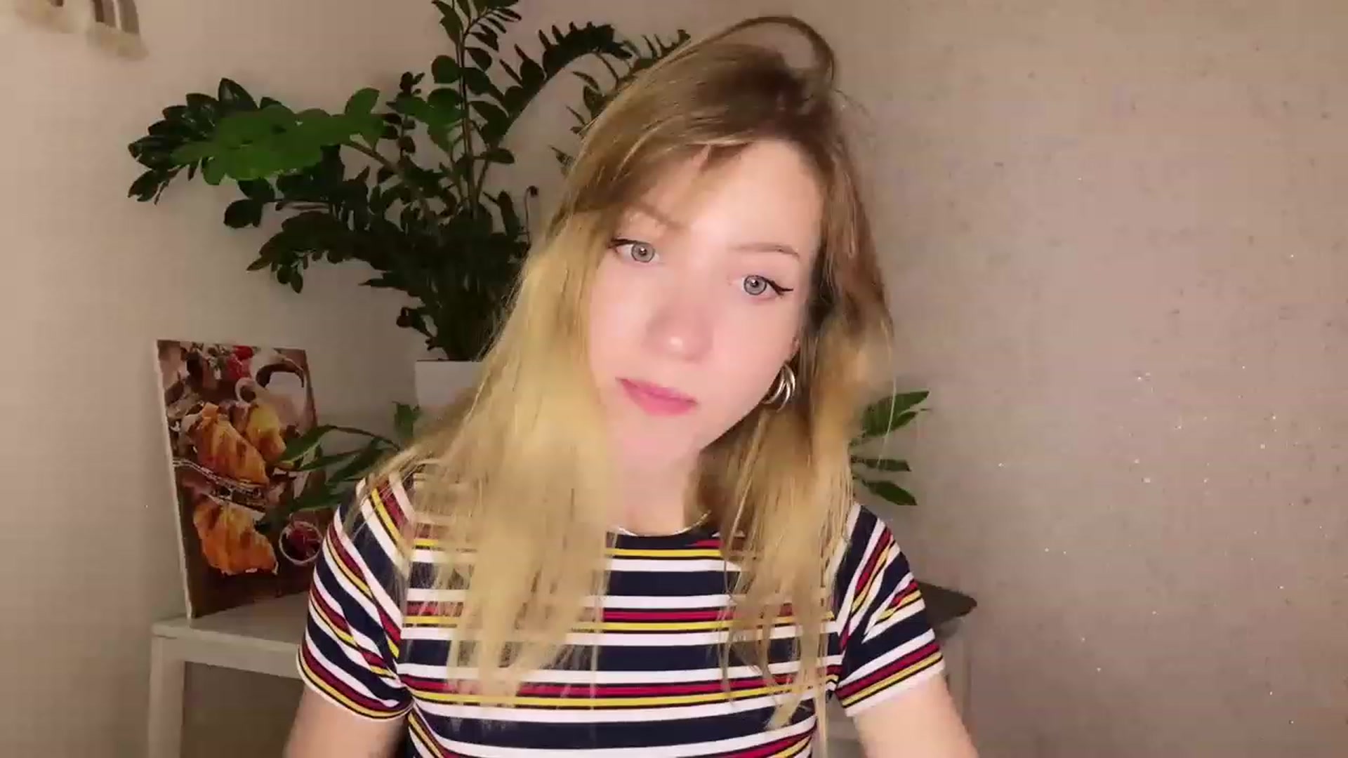 Gallery image thumbnail from OhhMyCherry's myfreecams stream on, 06/04/2023, 18:24 image 4 of 20