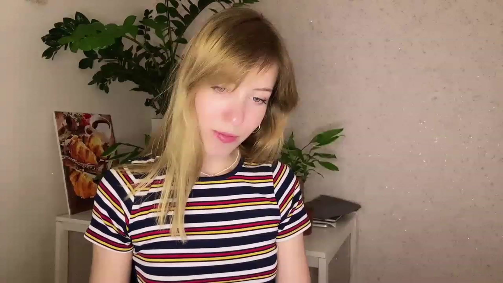 Gallery image thumbnail from OhhMyCherry's myfreecams stream on, 06/04/2023, 18:24 image 14 of 20