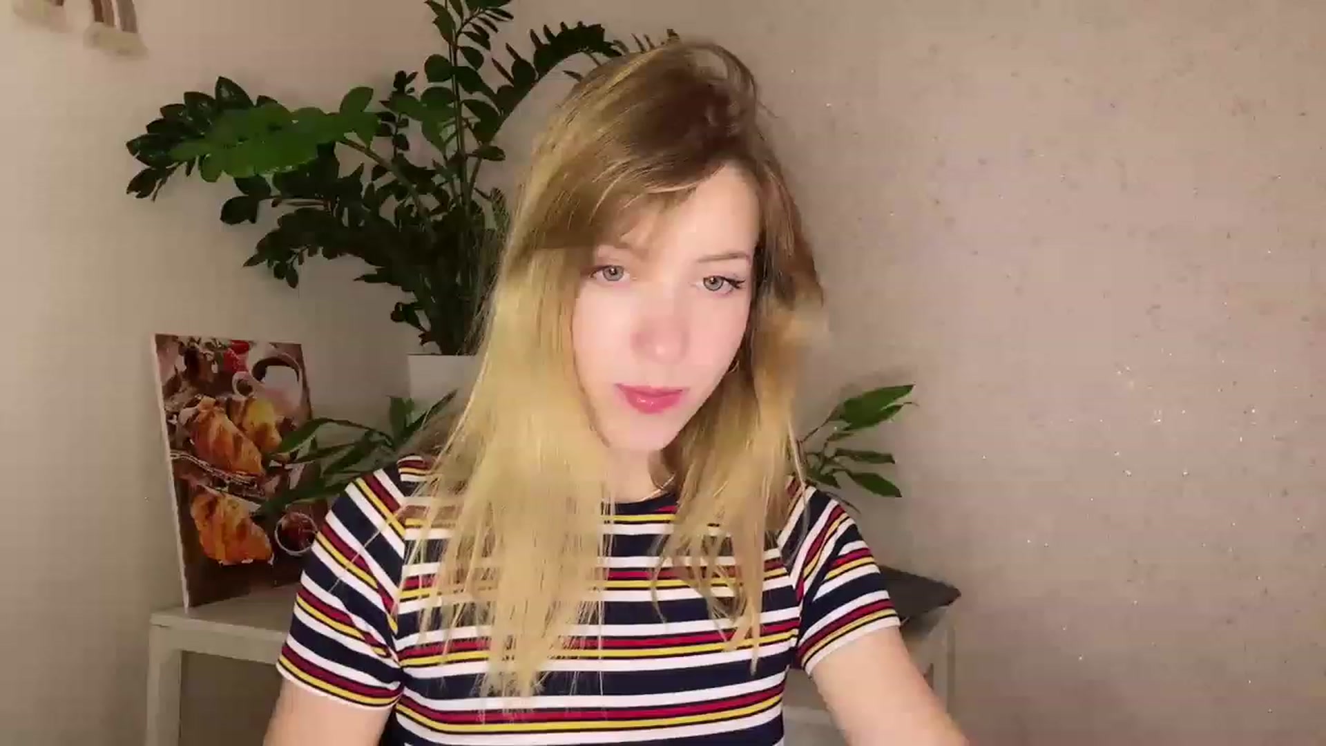 Gallery image thumbnail from OhhMyCherry's myfreecams stream on, 06/04/2023, 18:24 image 7 of 20