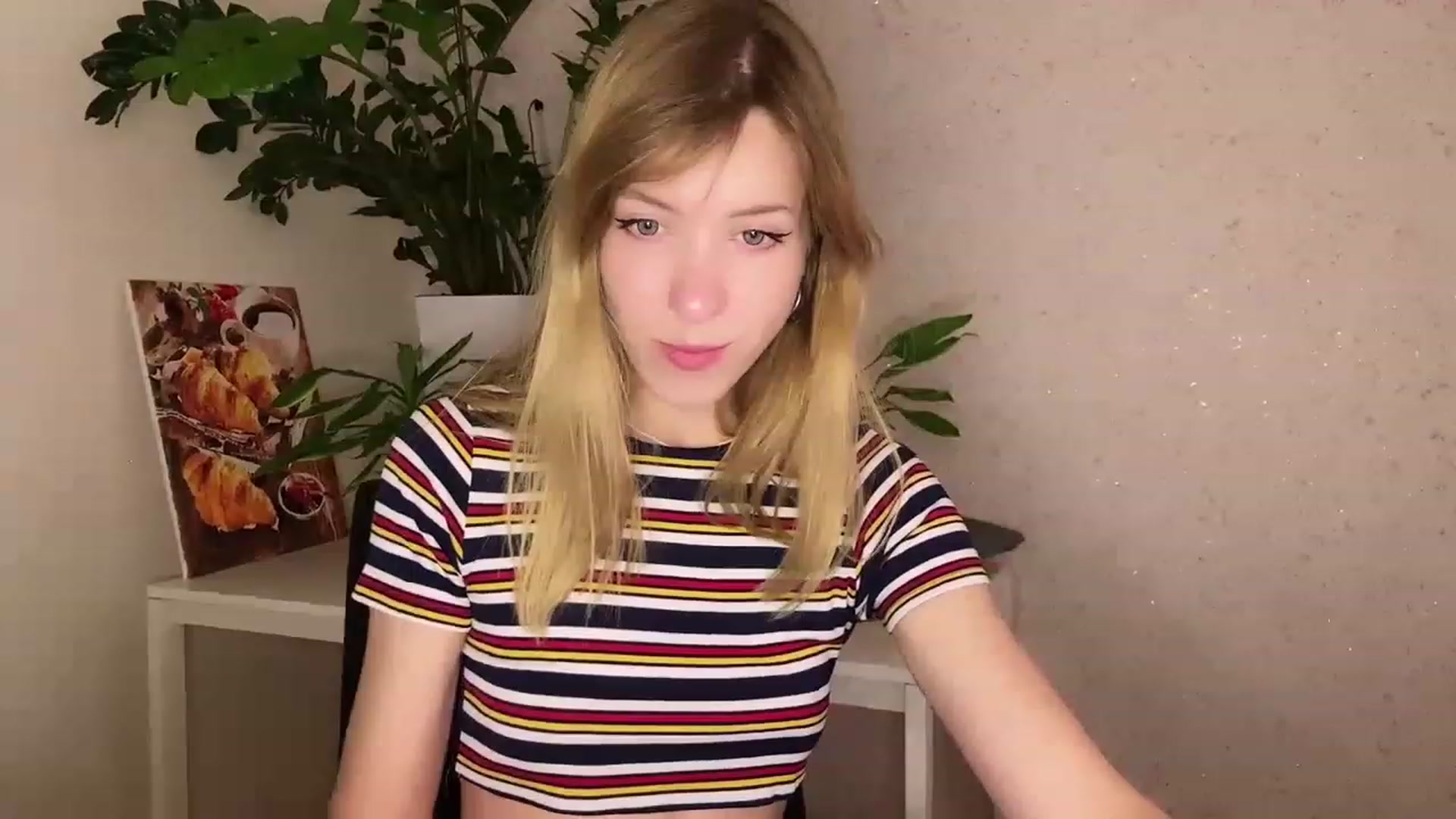 Gallery image thumbnail from OhhMyCherry's myfreecams stream on, 06/04/2023, 18:24 image 1 of 20
