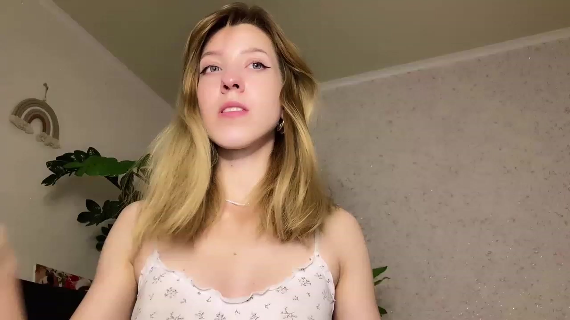 Gallery image thumbnail from OhhMyCherry's myfreecams stream on, 06/04/2023, 18:56 image 12 of 20