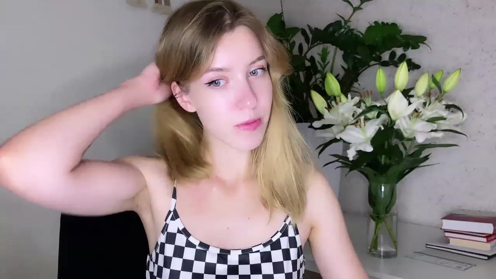 Gallery image thumbnail from OhhMyCherry's myfreecams stream on, 06/24/2023, 17:31 image 4 of 20