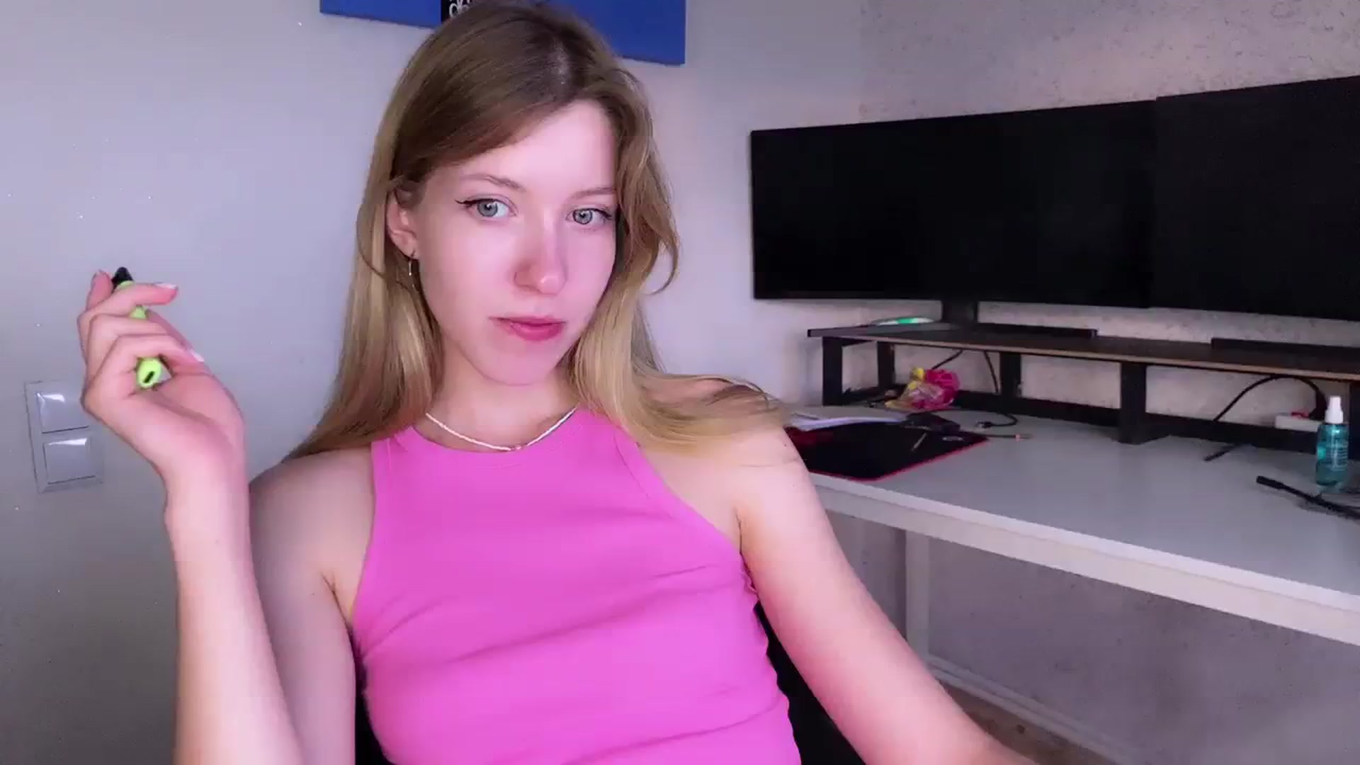 Gallery image thumbnail from OhhMyCherry's myfreecams stream on, 07/24/2023, 17:32 image 19 of 20