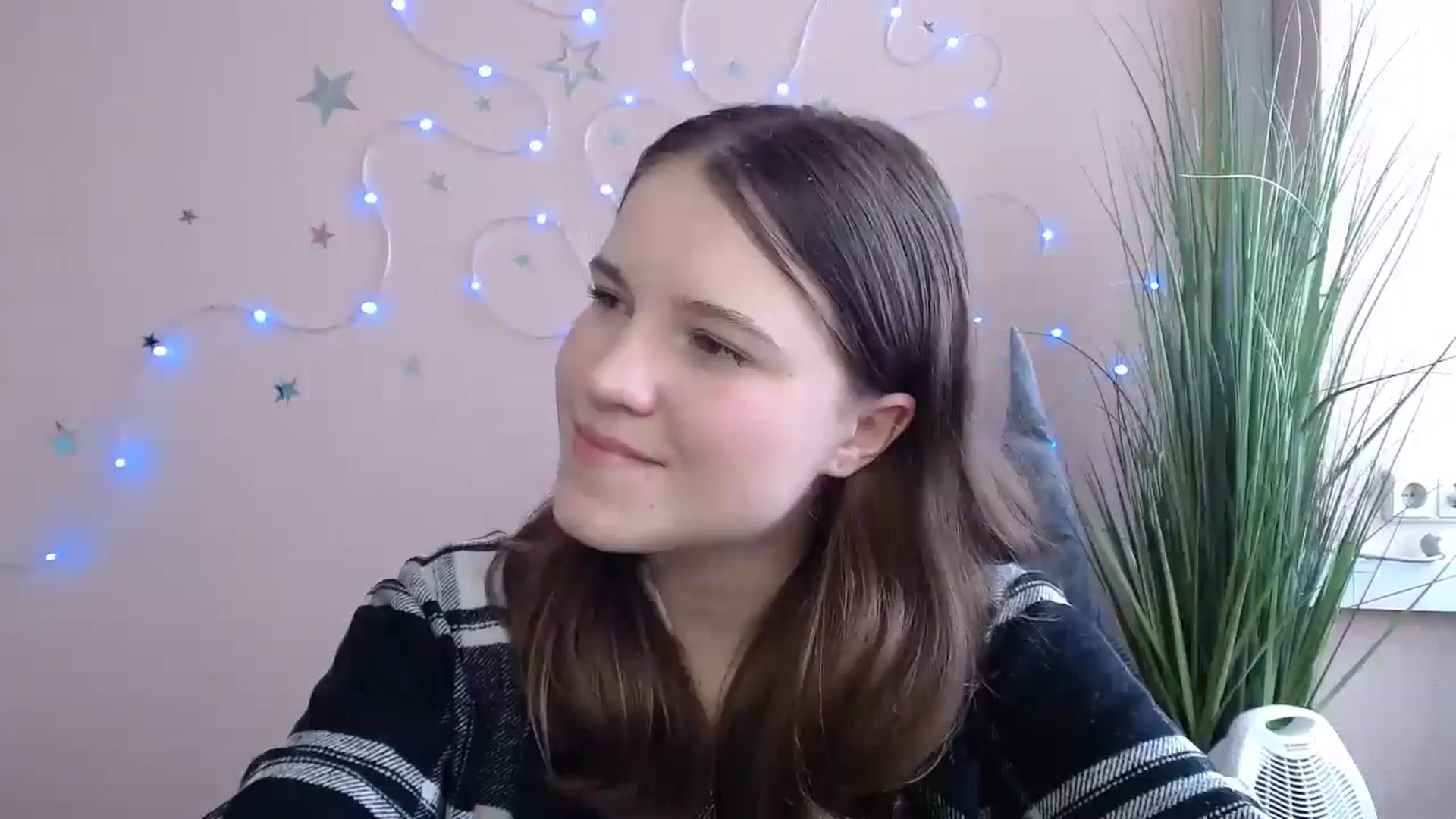 Gallery image thumbnail from Ohhh_My's myfreecams stream on, 04/12/2026, 14:10 image 17 of 20