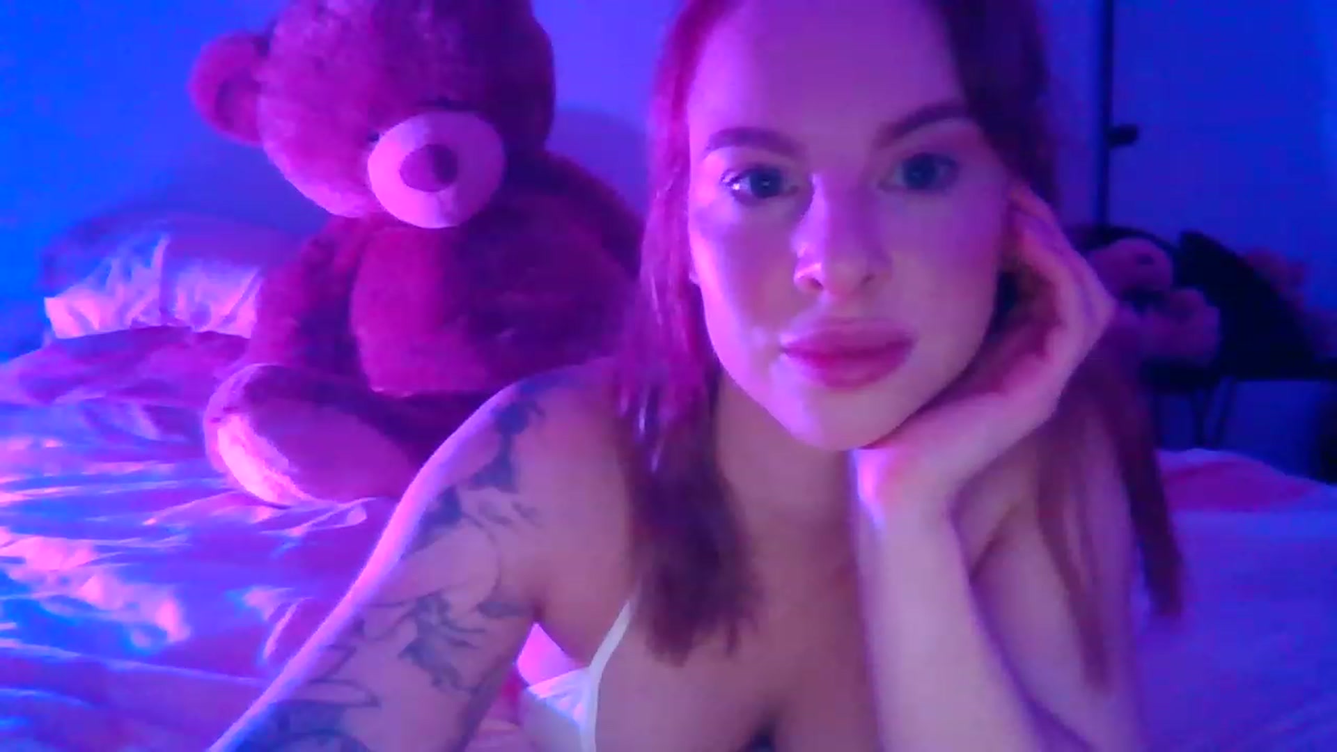 Gallery image thumbnail from Ohhhloulou's myfreecams stream on, 01/30/2023, 10:43 image 12 of 20