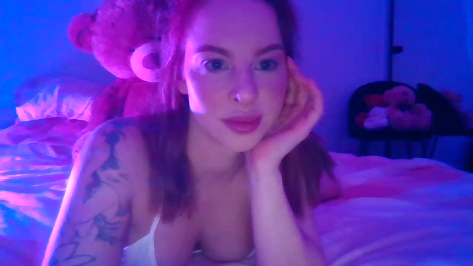 Gallery image thumbnail from Ohhhloulou's myfreecams stream on, 01/30/2023, 10:43 image 3 of 20
