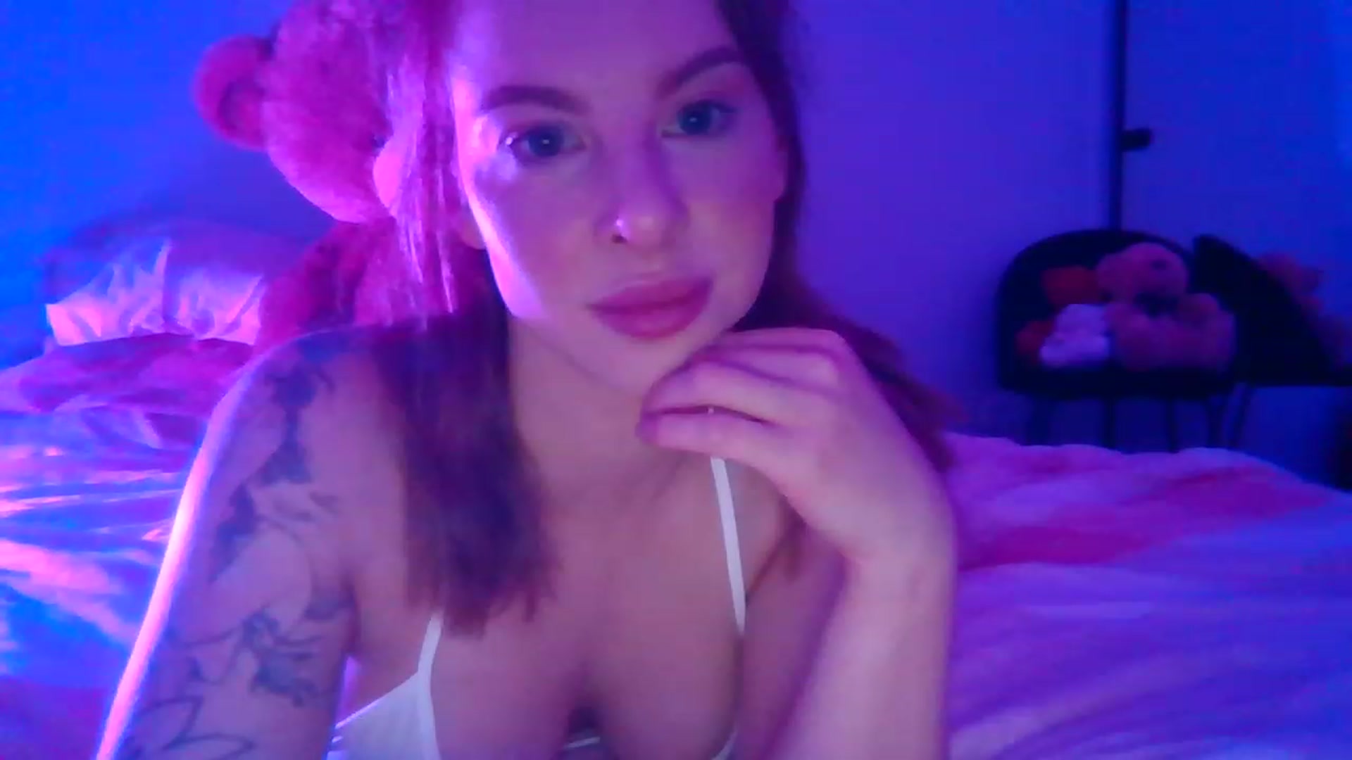 Gallery image thumbnail from Ohhhloulou's myfreecams stream on, 01/30/2023, 10:43 image 7 of 20