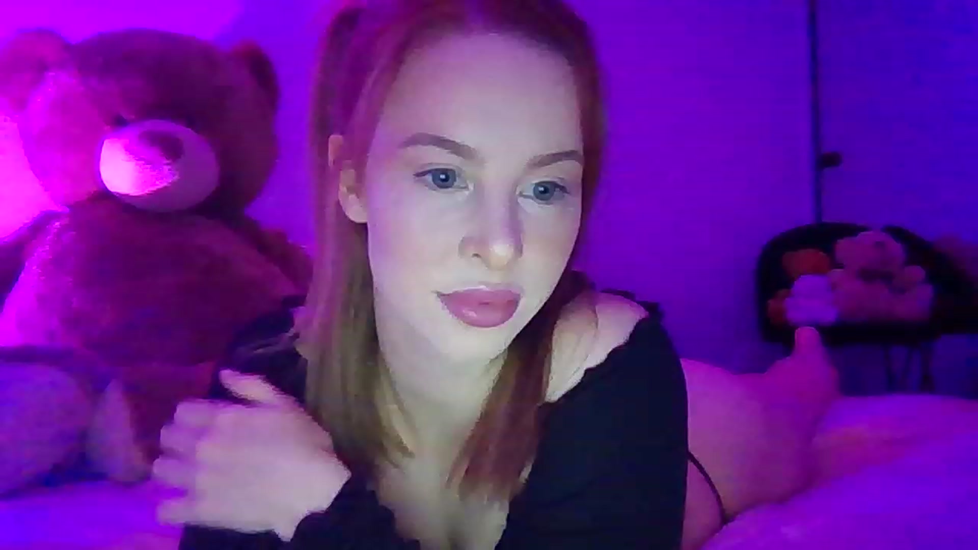 Gallery image thumbnail from Ohhhloulou's myfreecams stream on, 01/31/2023, 08:49 image 3 of 20