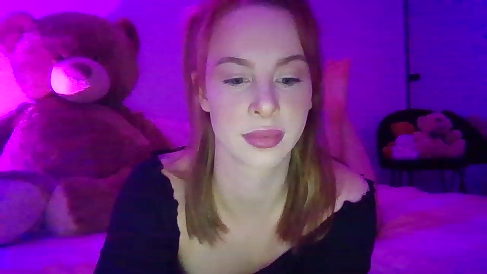 Gallery image thumbnail from Ohhhloulou's myfreecams stream on, 01/31/2023, 08:49 image 16 of 20