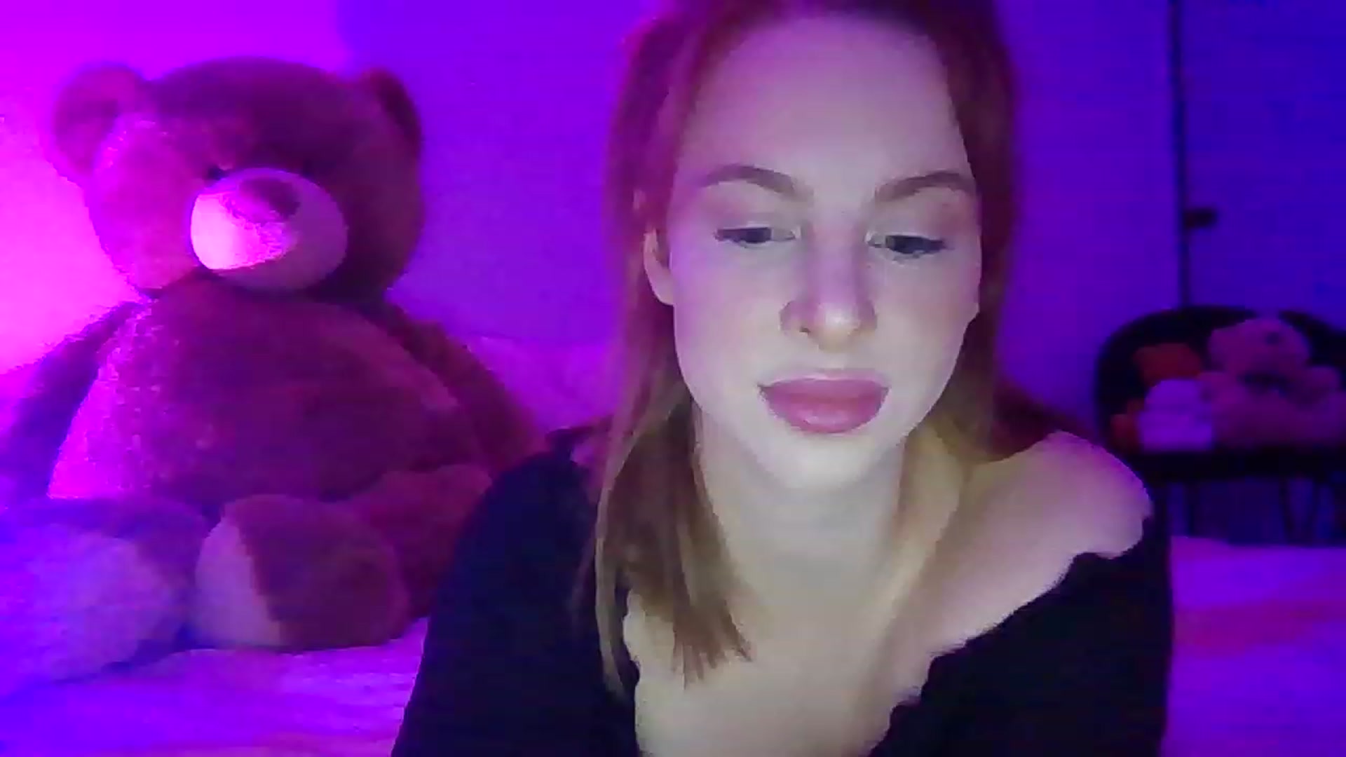 Gallery image thumbnail from Ohhhloulou's myfreecams stream on, 01/31/2023, 09:20 image 11 of 20
