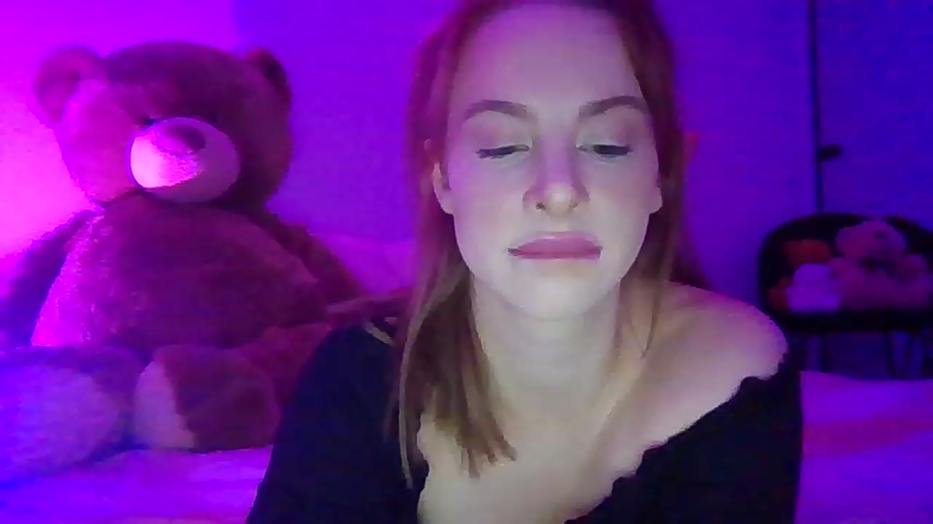 Gallery image thumbnail from Ohhhloulou's myfreecams stream on, 01/31/2023, 09:20 image 7 of 20