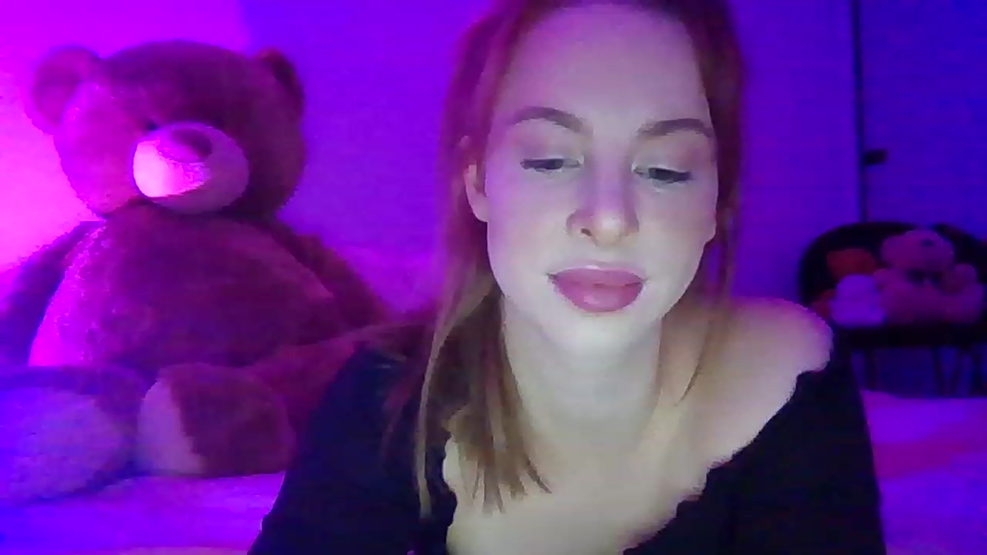 Gallery image thumbnail from Ohhhloulou's myfreecams stream on, 01/31/2023, 09:20 image 4 of 20