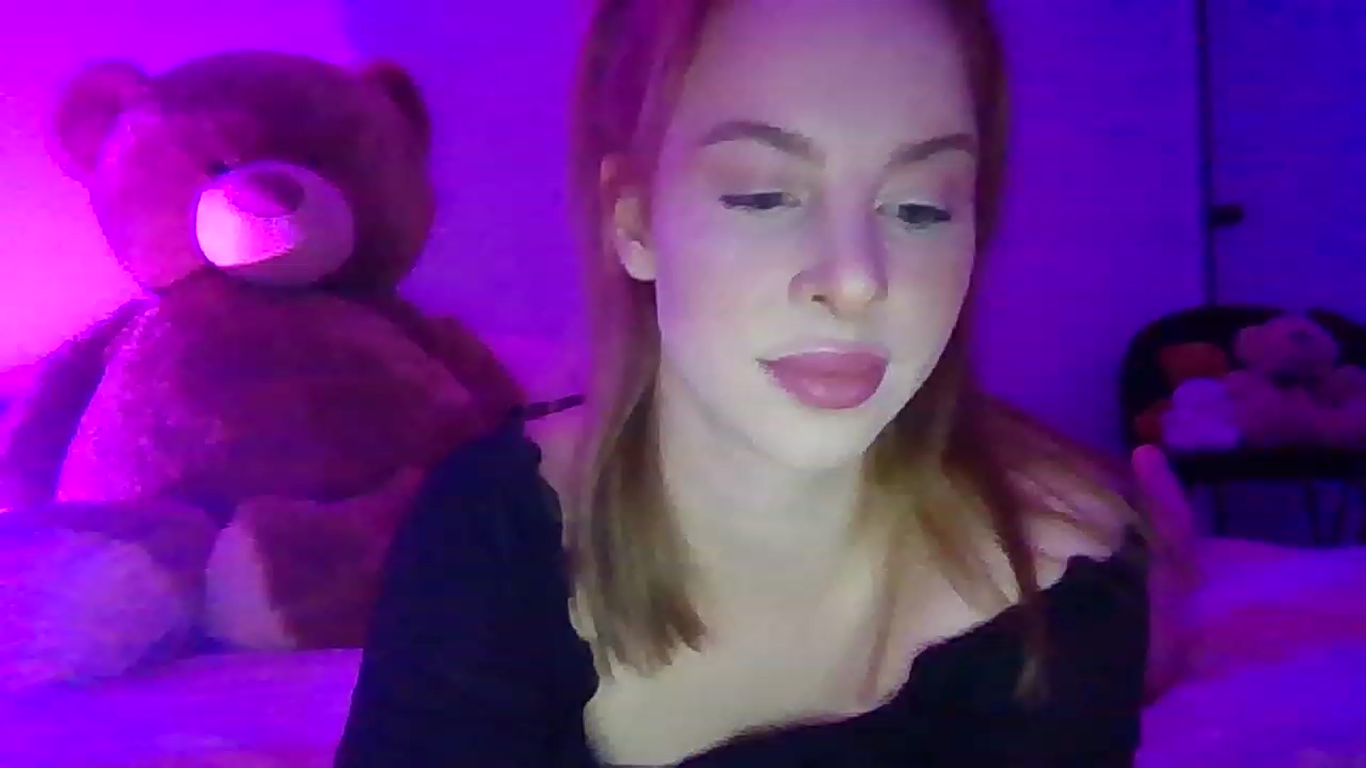 Gallery image thumbnail from Ohhhloulou's myfreecams stream on, 01/31/2023, 09:20 image 16 of 20