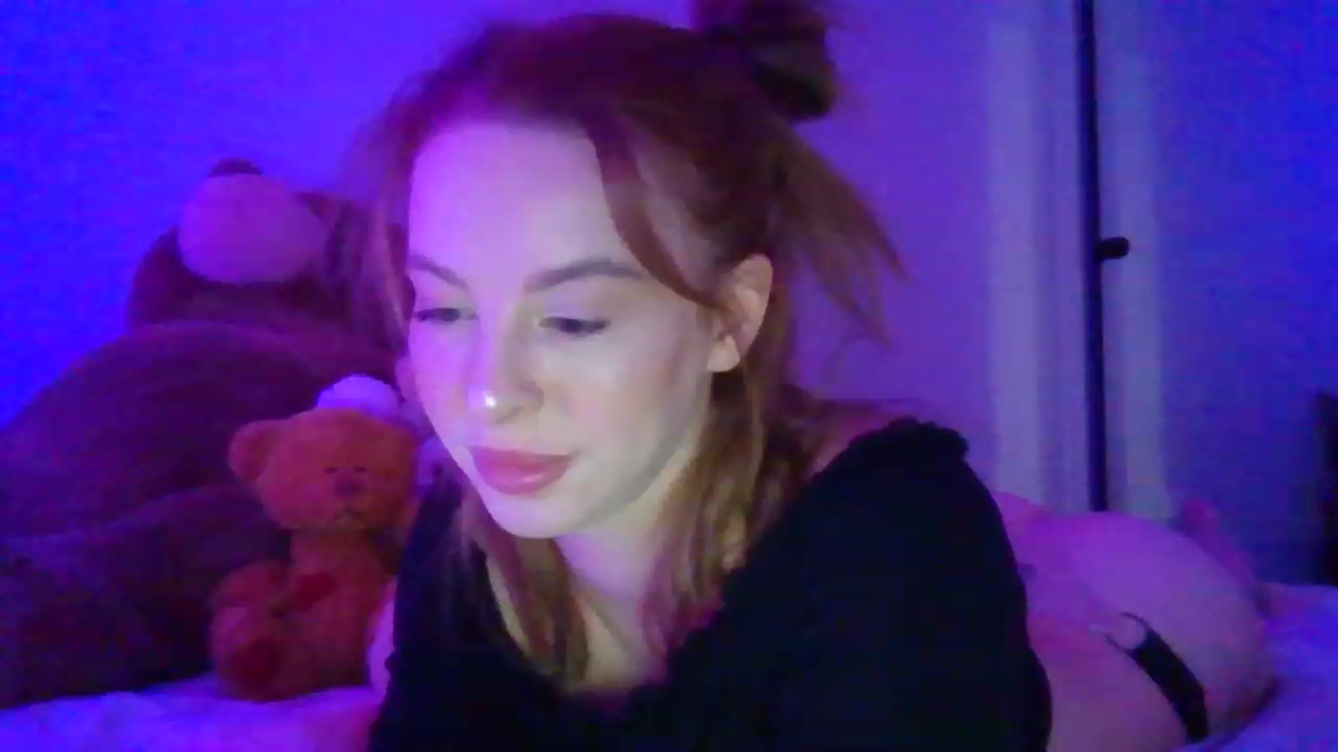 Gallery image thumbnail from Ohhhloulou's myfreecams stream on, 02/06/2023, 11:20 image 6 of 20