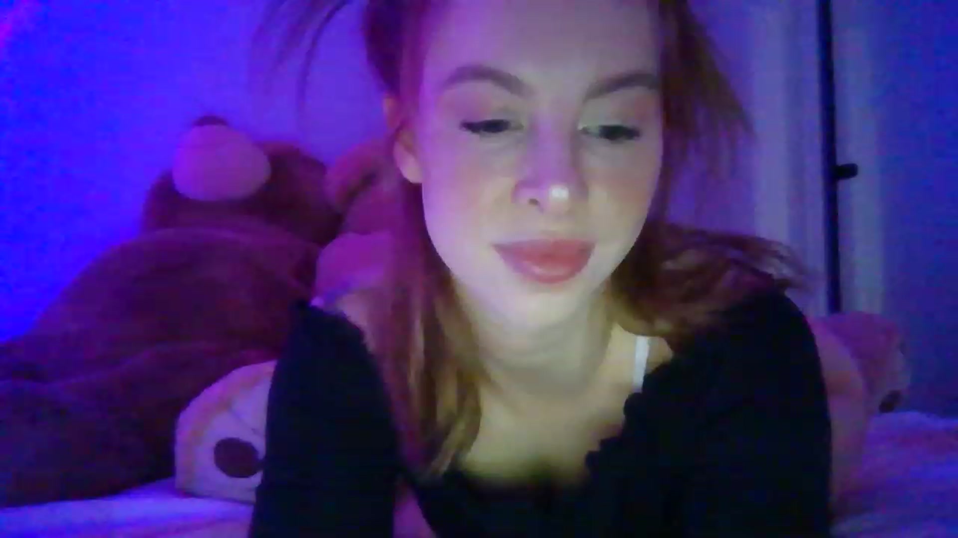 Gallery image thumbnail from Ohhhloulou's myfreecams stream on, 02/06/2023, 11:20 image 15 of 20