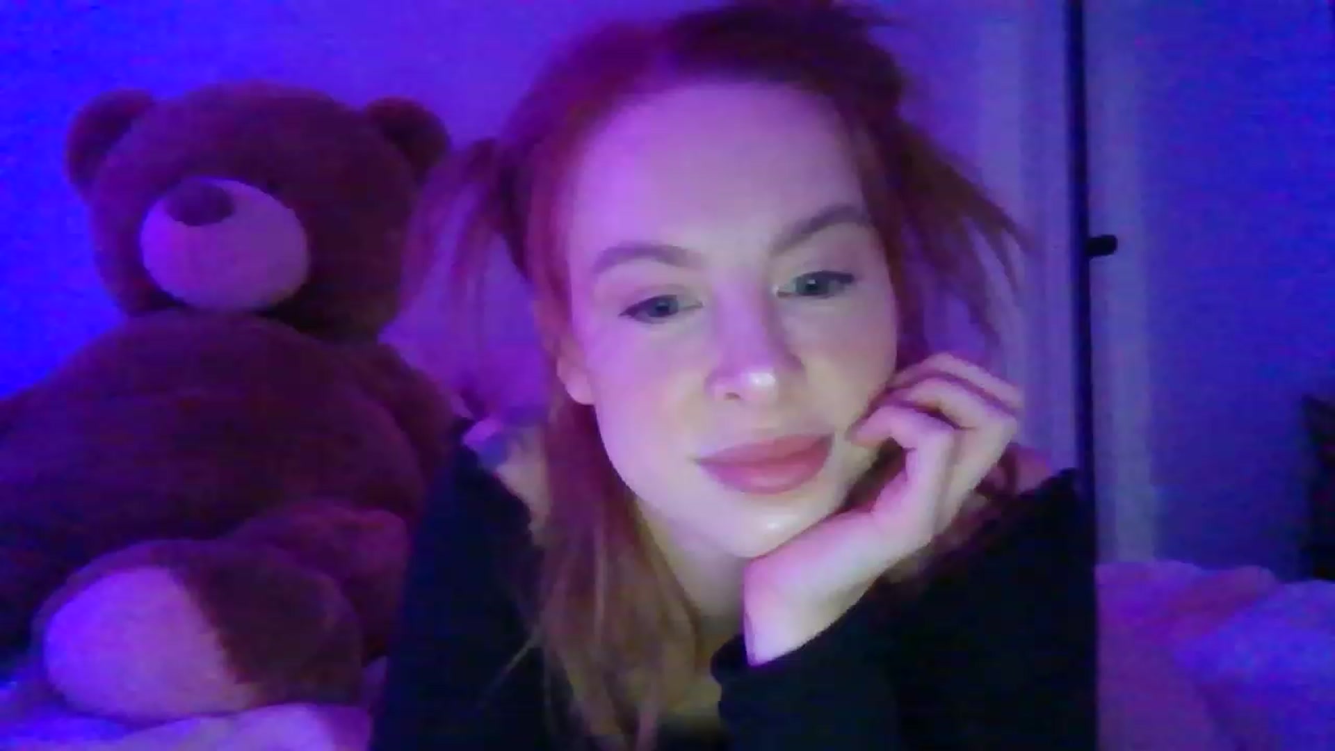 Gallery image thumbnail from Ohhhloulou's myfreecams stream on, 02/06/2023, 11:20 image 1 of 20