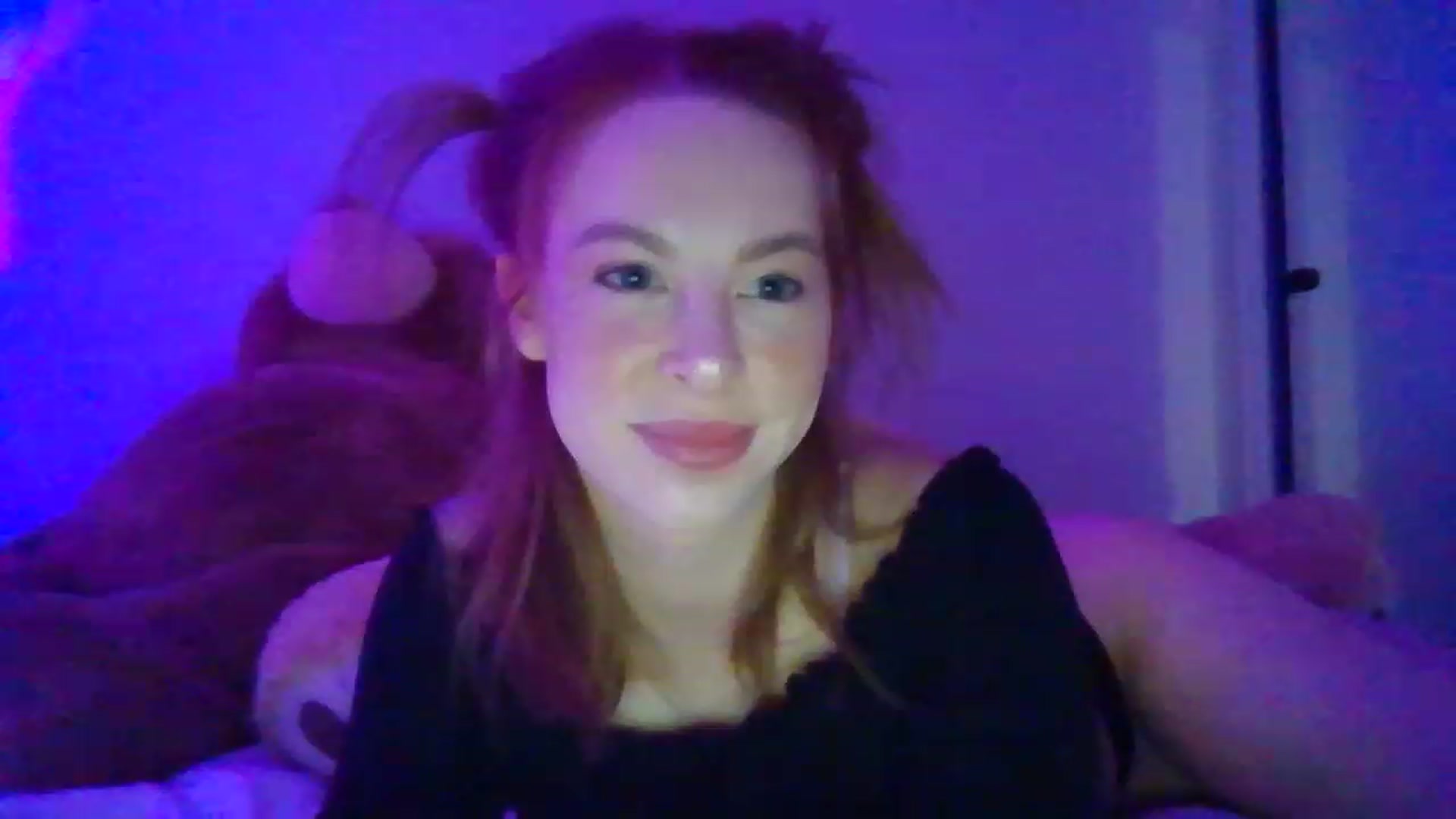 Gallery image thumbnail from Ohhhloulou's myfreecams stream on, 02/06/2023, 11:20 image 12 of 20