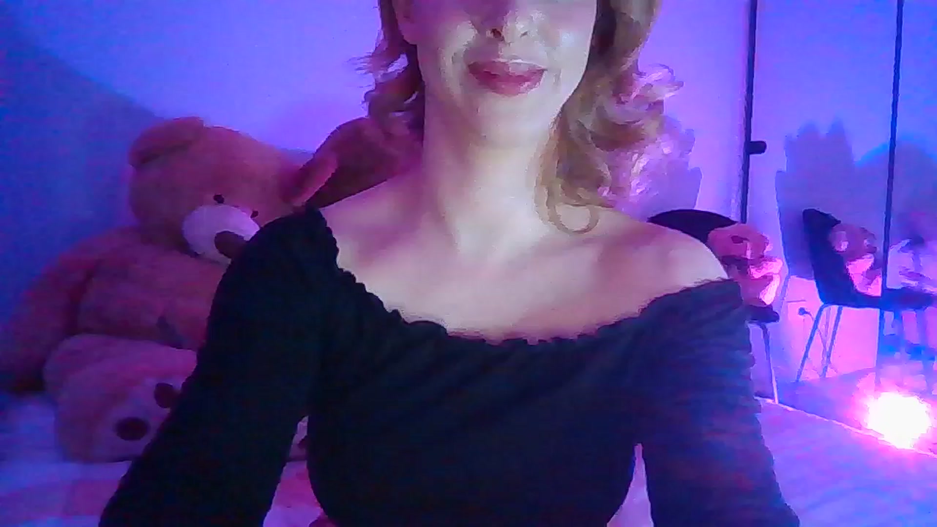 Gallery image thumbnail from Ohhhloulou's myfreecams stream on, 07/11/2023, 11:58 image 7 of 20