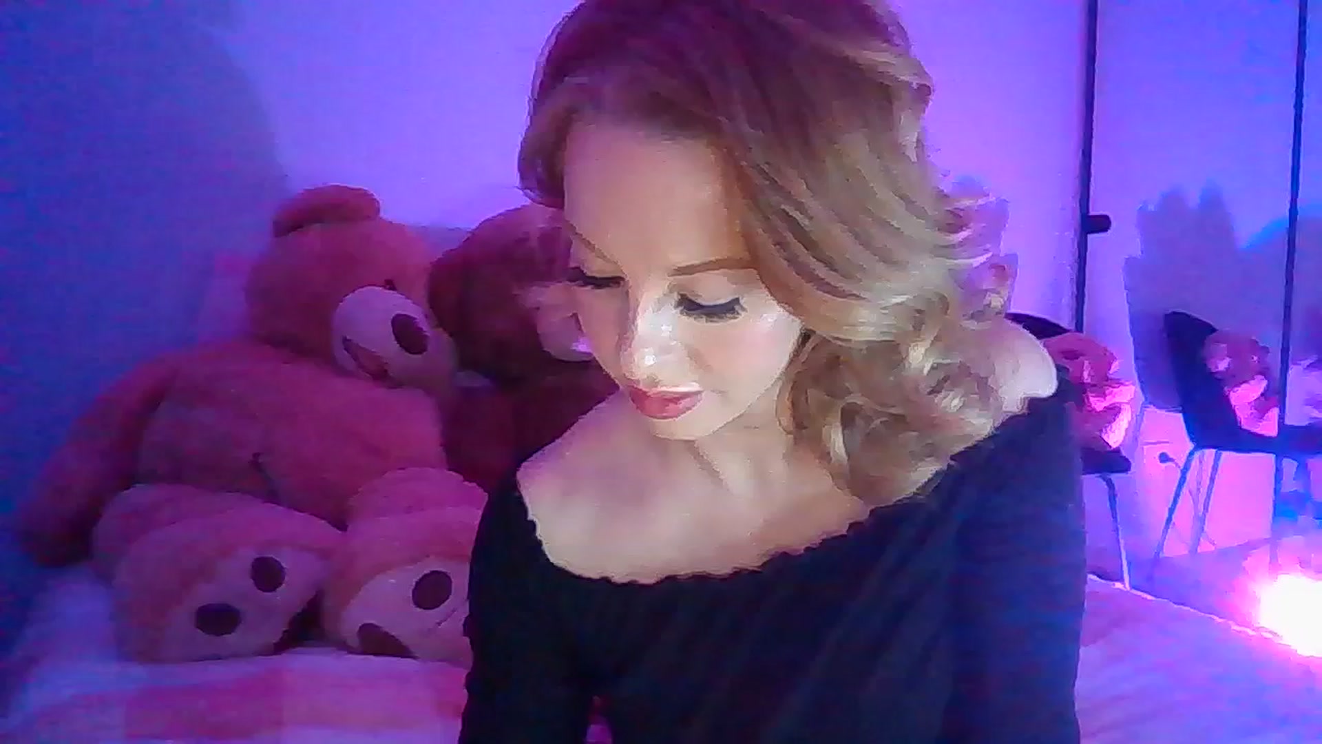 Gallery image thumbnail from Ohhhloulou's myfreecams stream on, 07/11/2023, 11:58 image 20 of 20