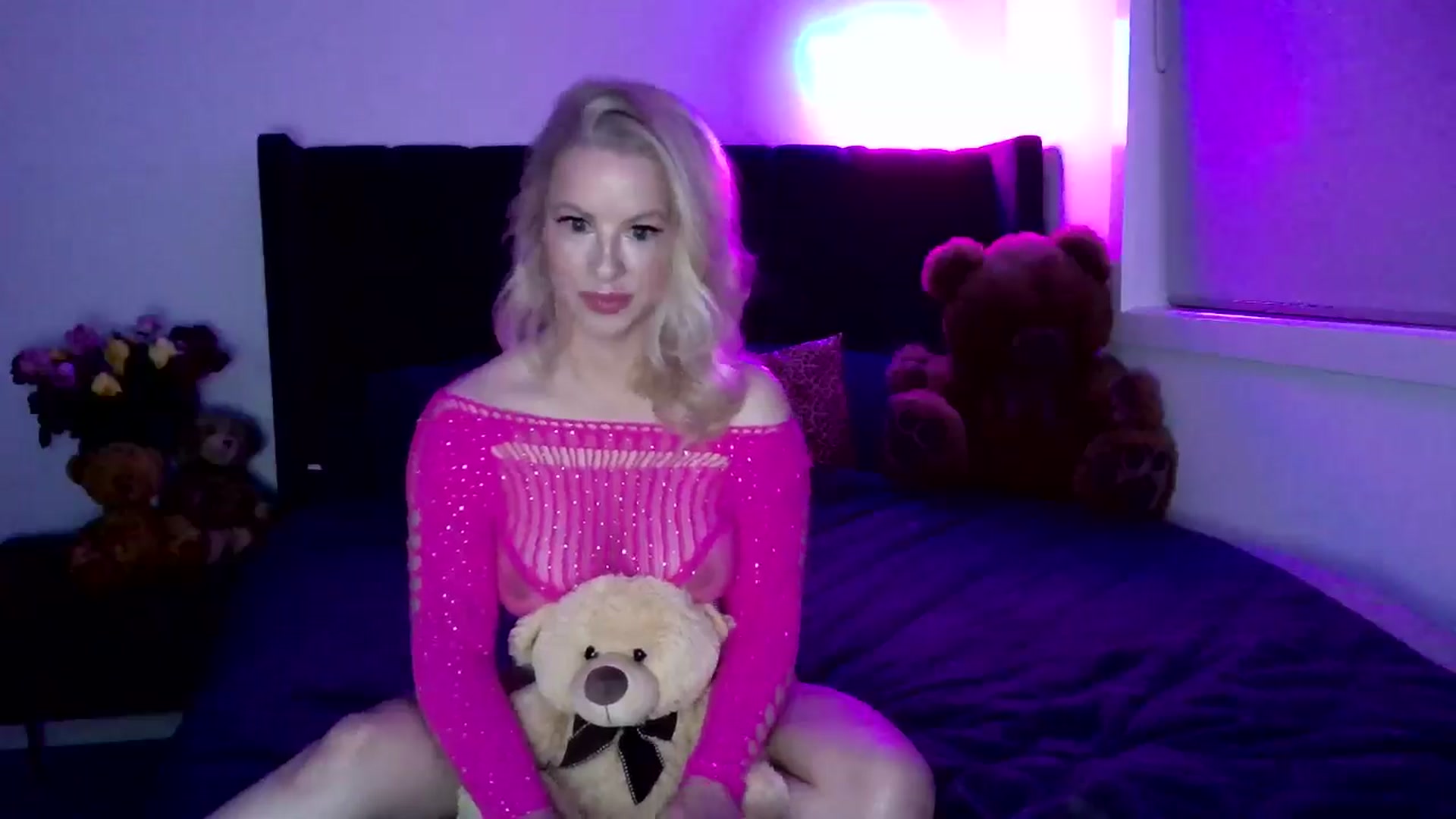 Gallery image thumbnail from Ohhhloulou's myfreecams stream on, 10/31/2024, 09:39 image 18 of 20
