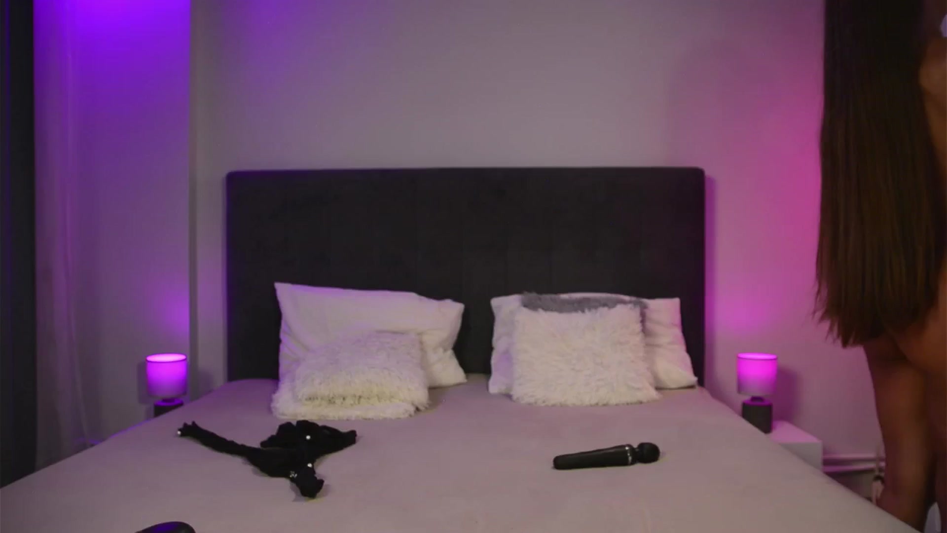 Gallery image thumbnail from Ohhliviaa's myfreecams stream on, 10/29/2024, 18:14 image 20 of 20