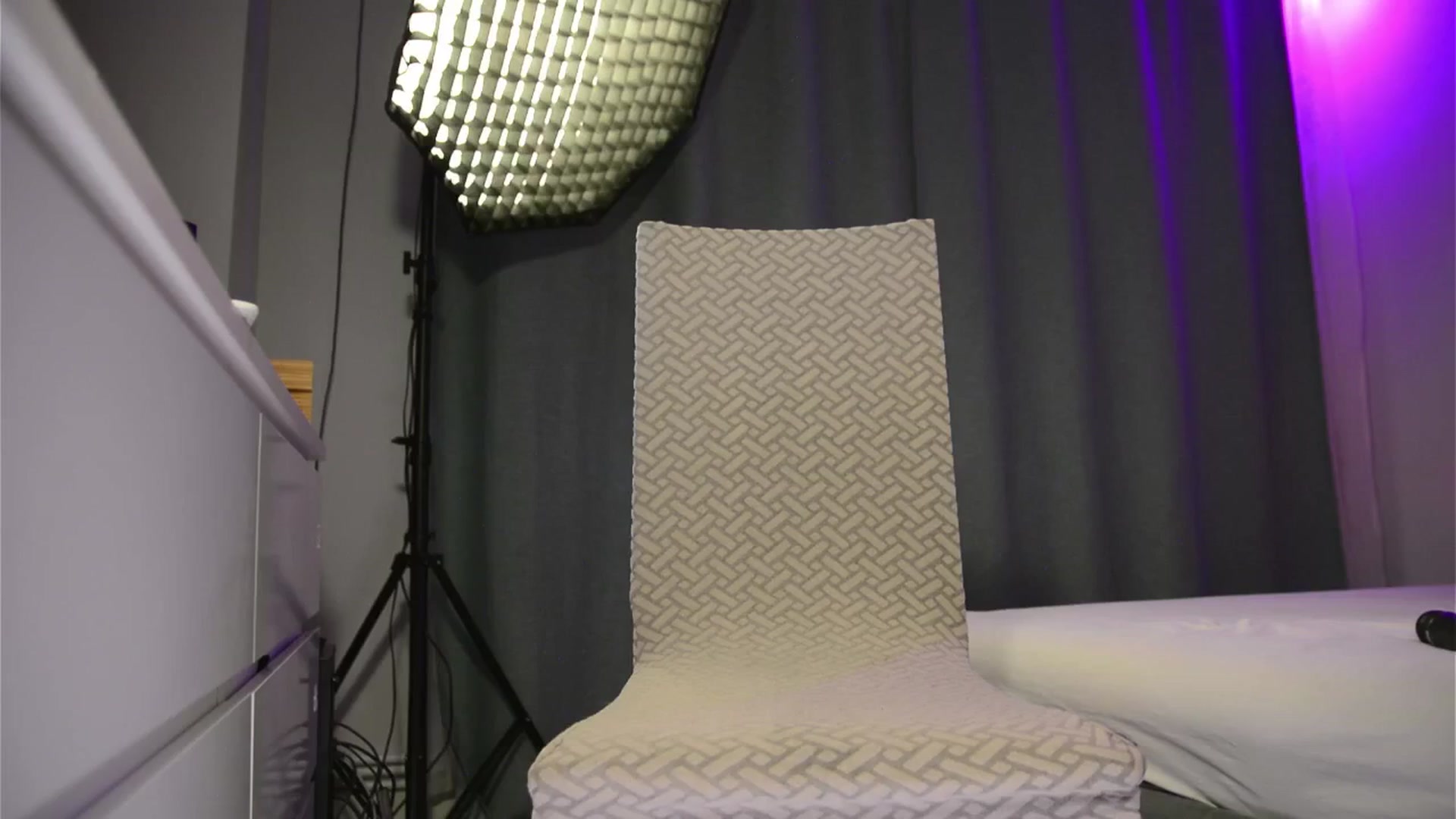Gallery image thumbnail from Ohhliviaa's myfreecams stream on, 12/19/2024, 21:04 image 7 of 20