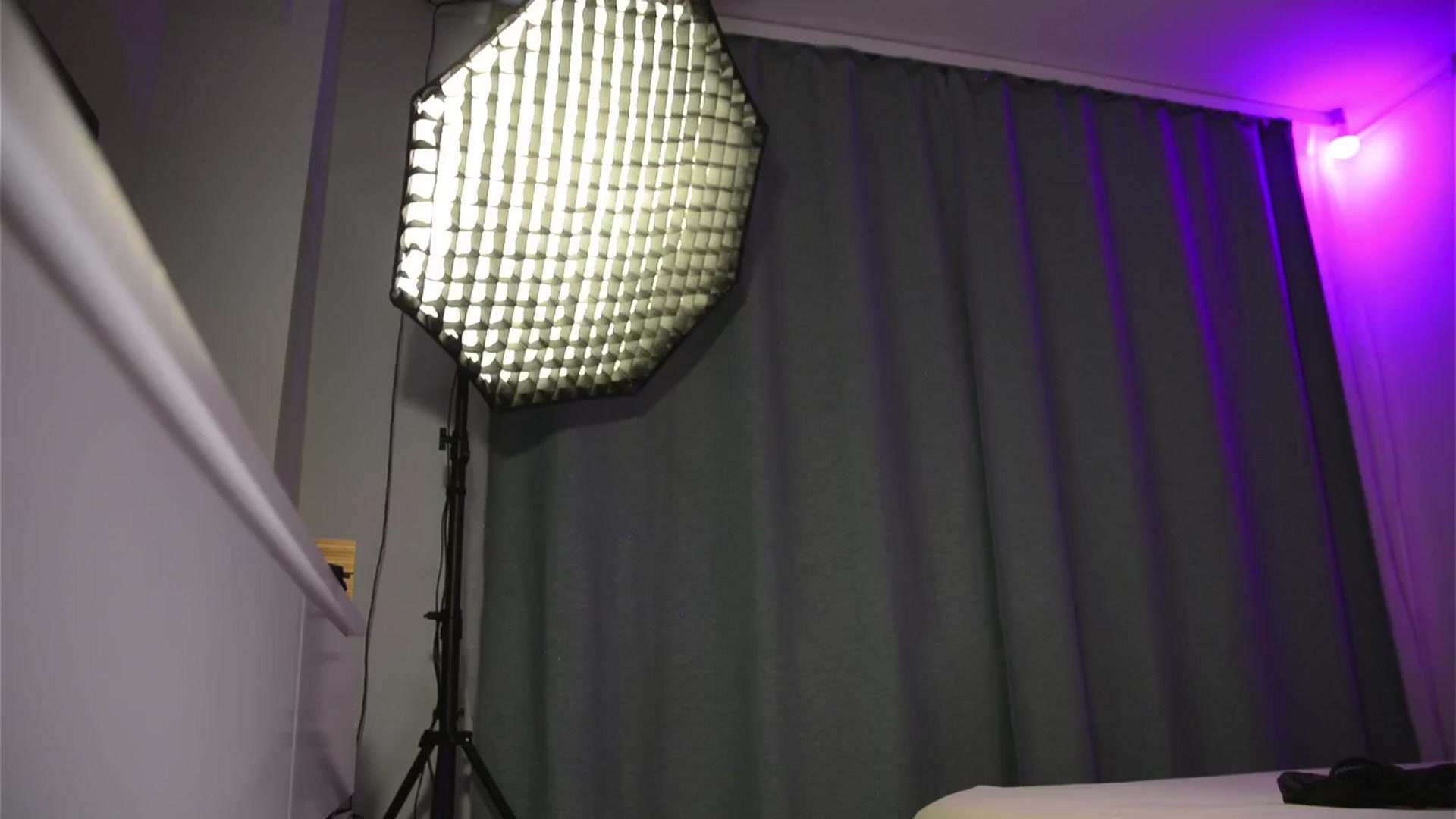 Gallery image thumbnail from Ohhliviaa's myfreecams stream on, 01/04/2025, 21:10 image 7 of 20
