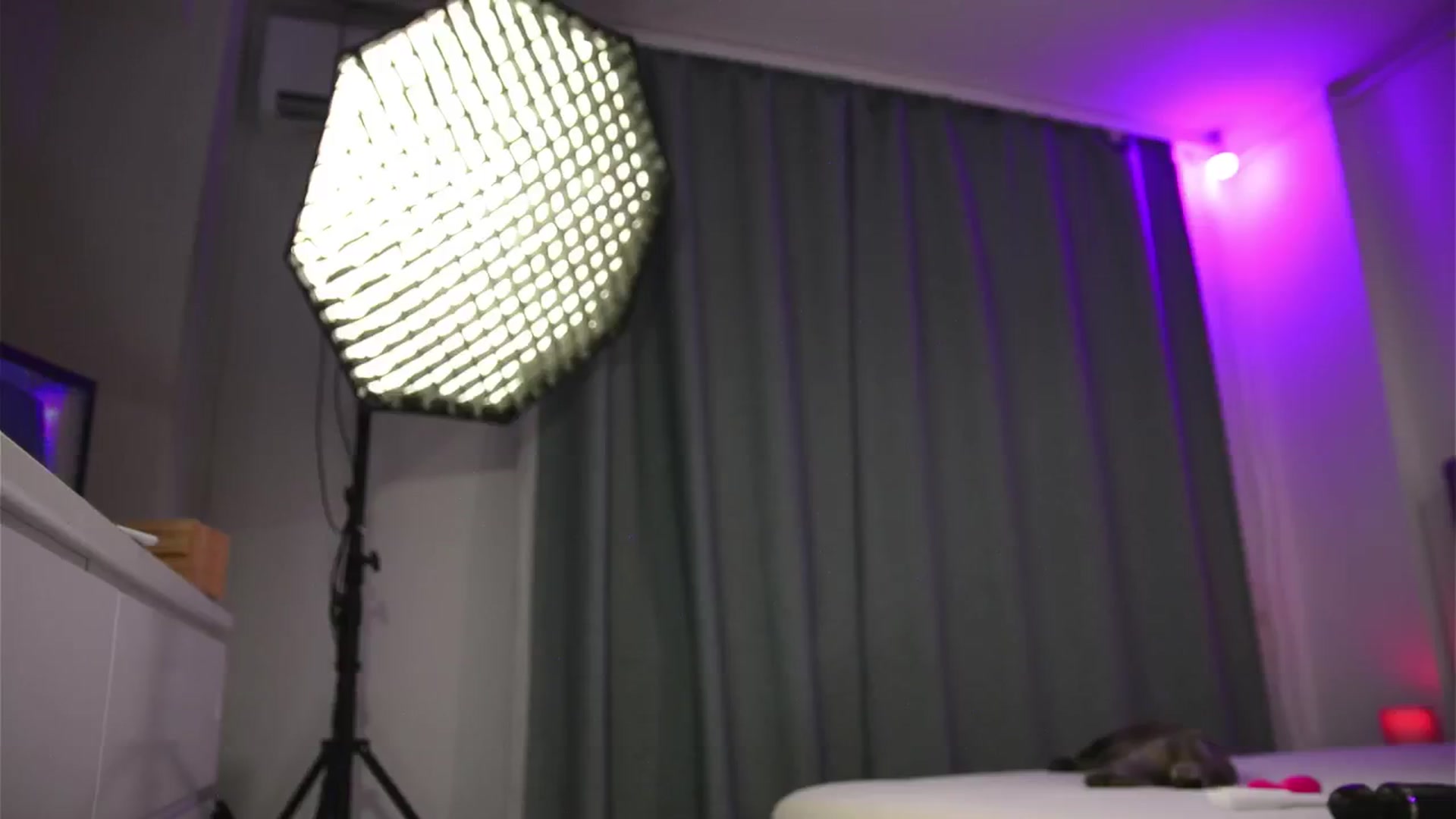 Gallery image thumbnail from Ohhliviaa's myfreecams stream on, 08/26/2025, 21:14 image 4 of 20