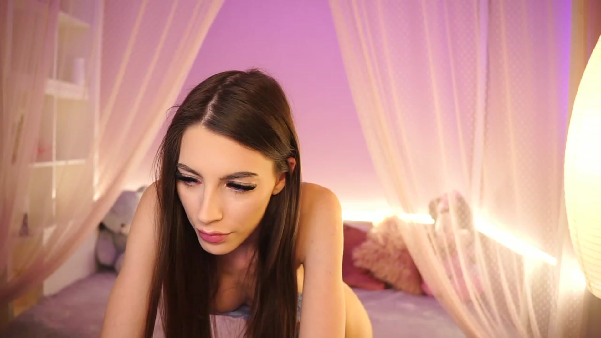 Gallery image thumbnail from Ohmymia_'s myfreecams stream on, 04/15/2023, 17:09 image 13 of 20
