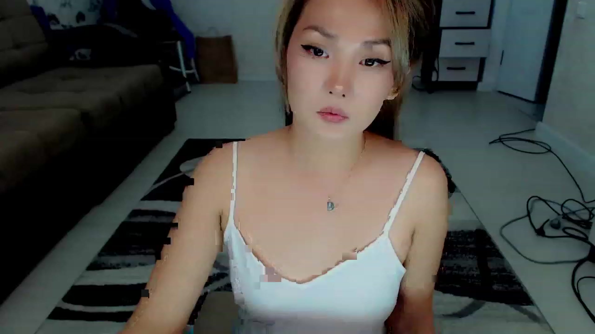 Gallery image thumbnail from Oiuysgdb's myfreecams stream on, 11/15/2022, 12:52 image 18 of 20
