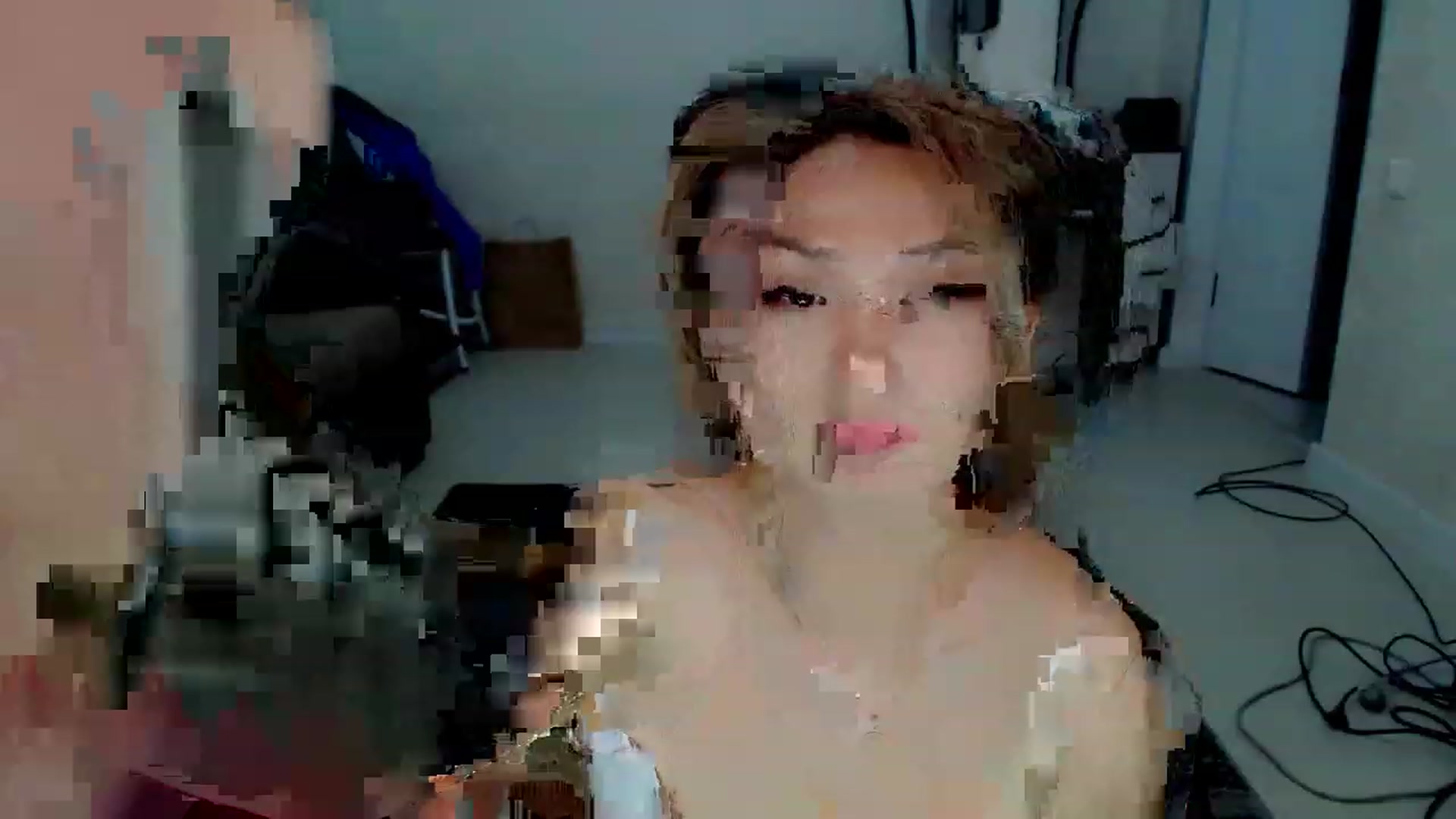 Gallery image thumbnail from Oiuysgdb's myfreecams stream on, 11/15/2022, 12:52 image 15 of 20