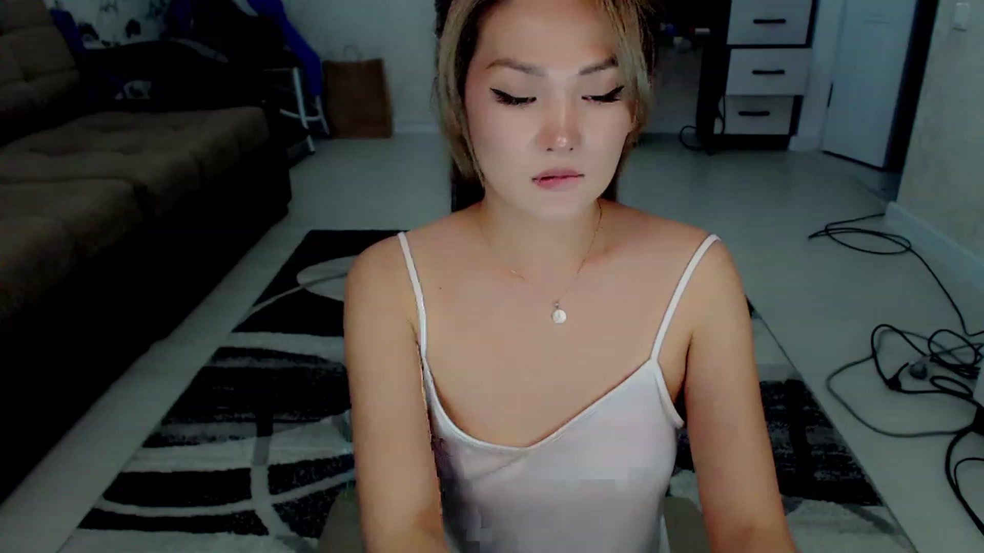 Gallery image thumbnail from Oiuysgdb's myfreecams stream on, 11/15/2022, 12:52 image 17 of 20