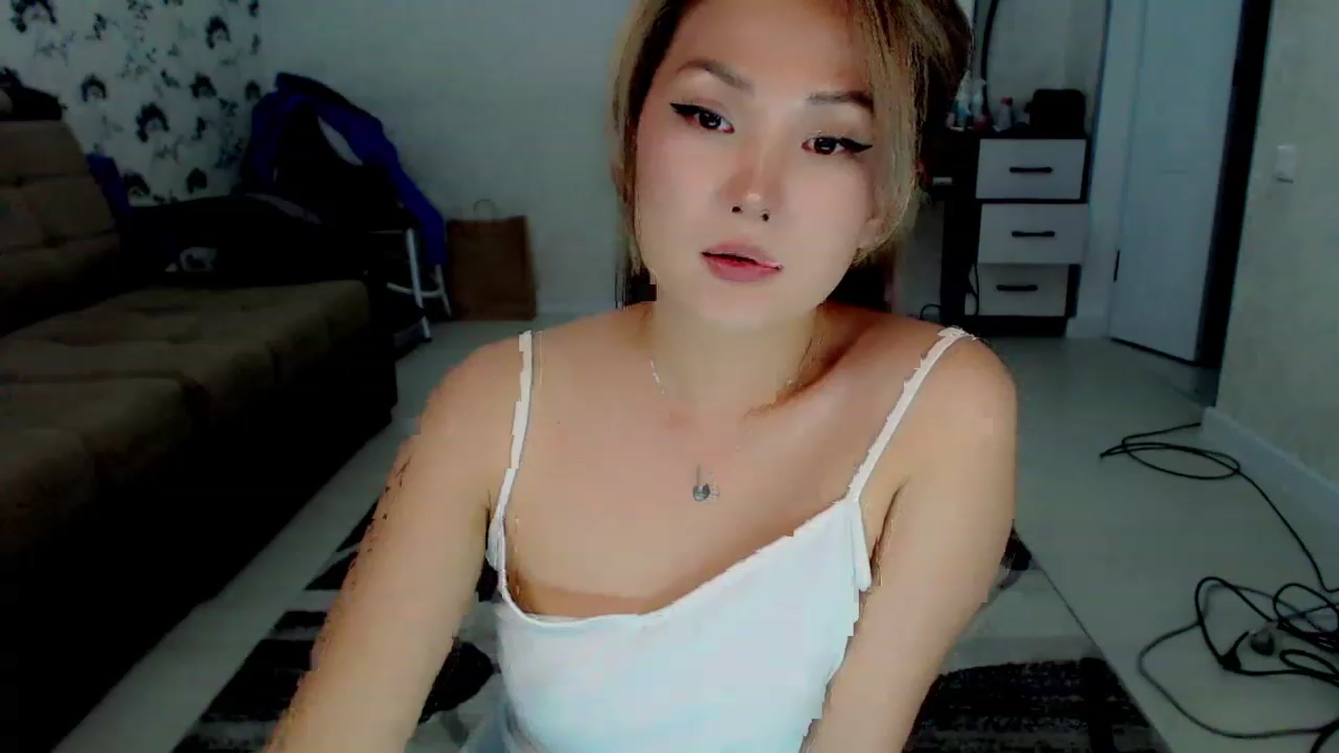 Gallery image thumbnail from Oiuysgdb's myfreecams stream on, 11/15/2022, 12:52 image 10 of 20