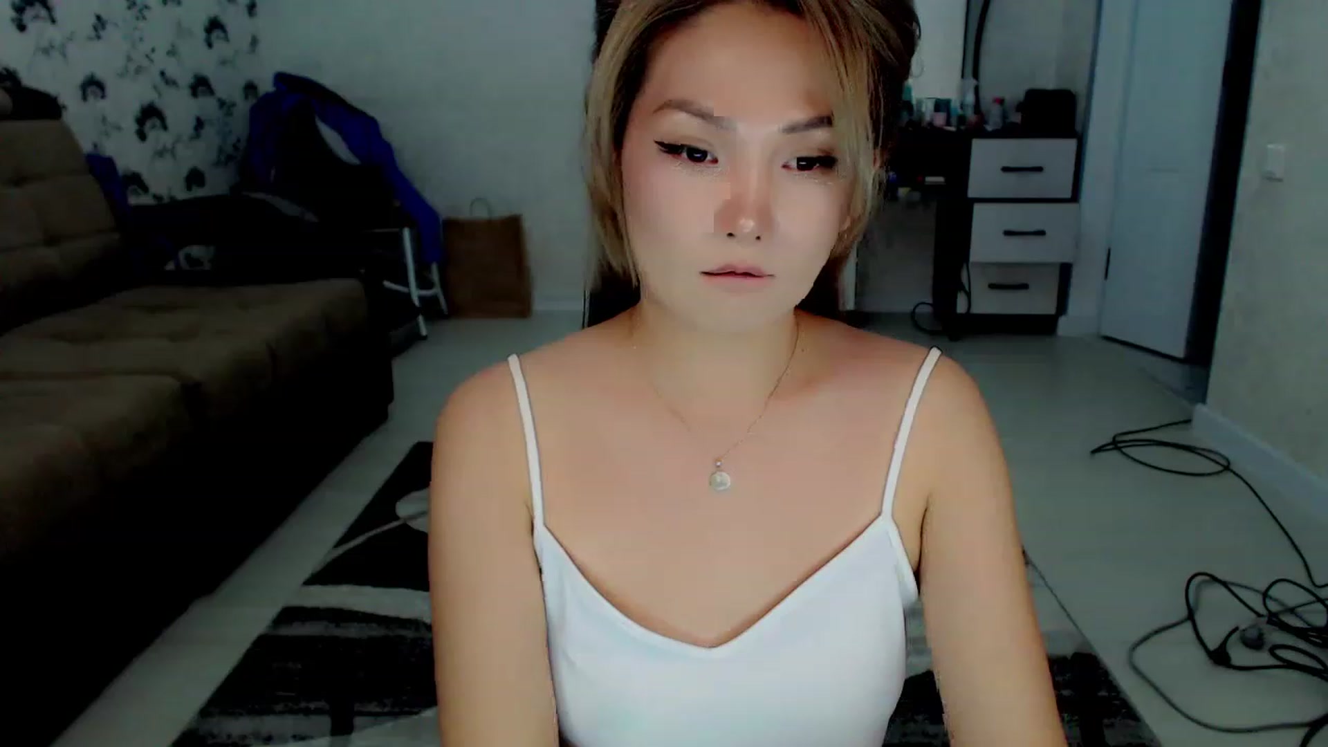 Gallery image thumbnail from Oiuysgdb's myfreecams stream on, 11/15/2022, 12:52 image 11 of 20