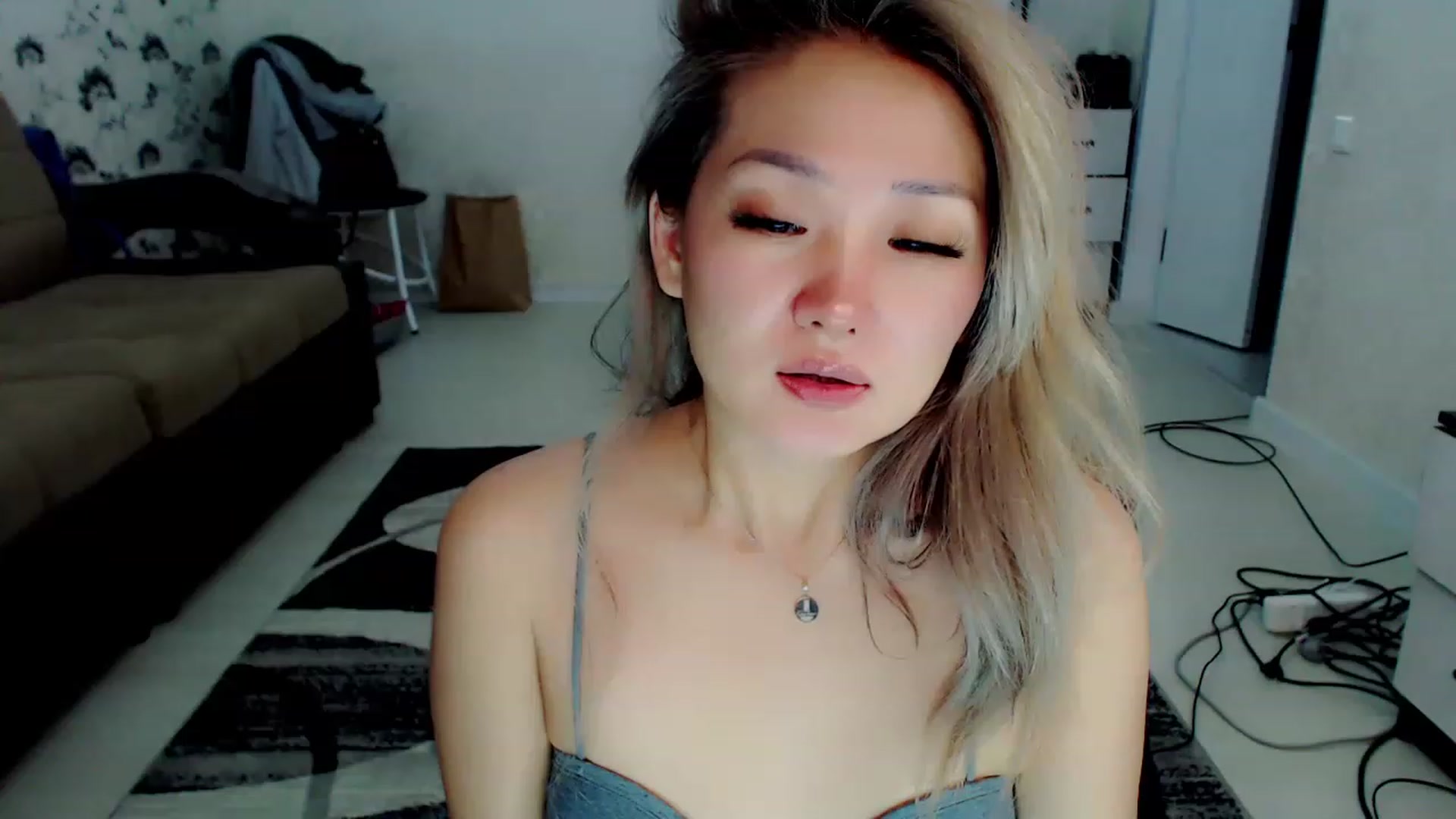 Gallery image thumbnail from Oiuysgdb's myfreecams stream on, 11/17/2022, 13:27 image 5 of 20