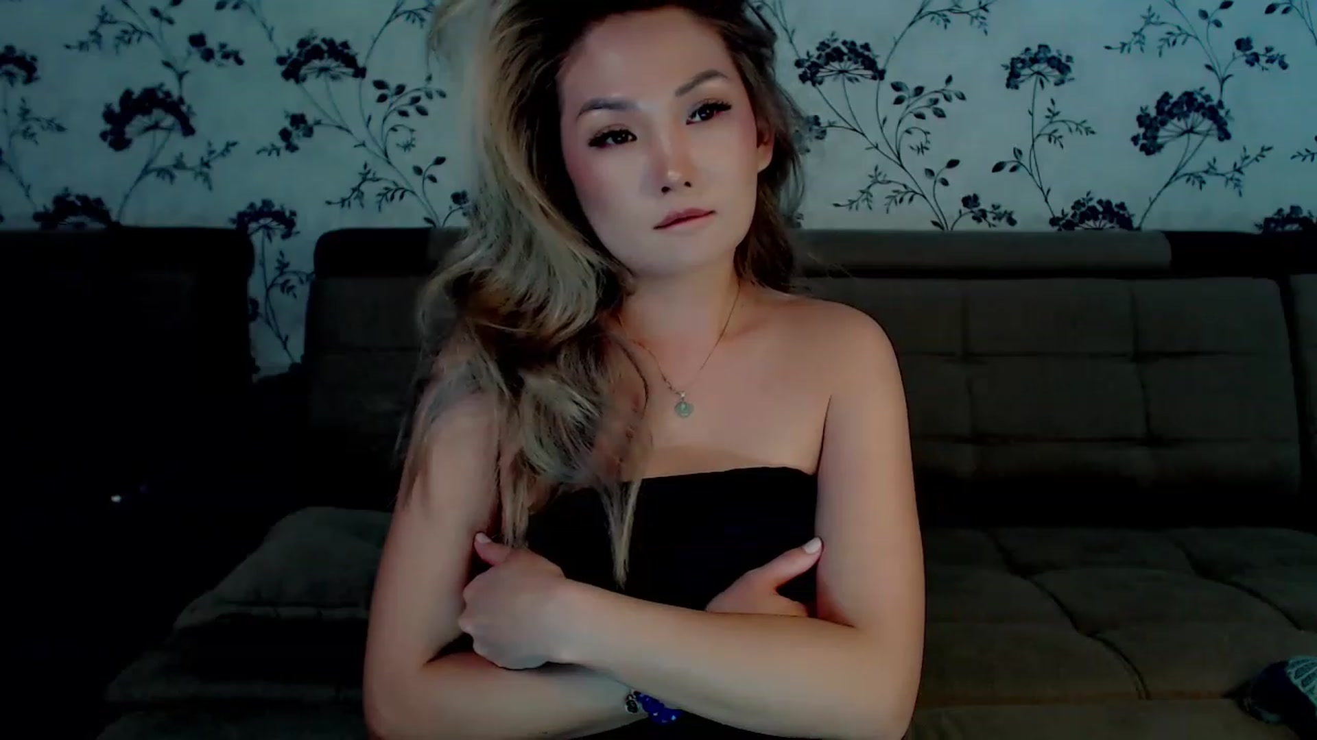 Gallery image thumbnail from Oiuysgdb's myfreecams stream on, 11/23/2022, 12:47 image 14 of 20