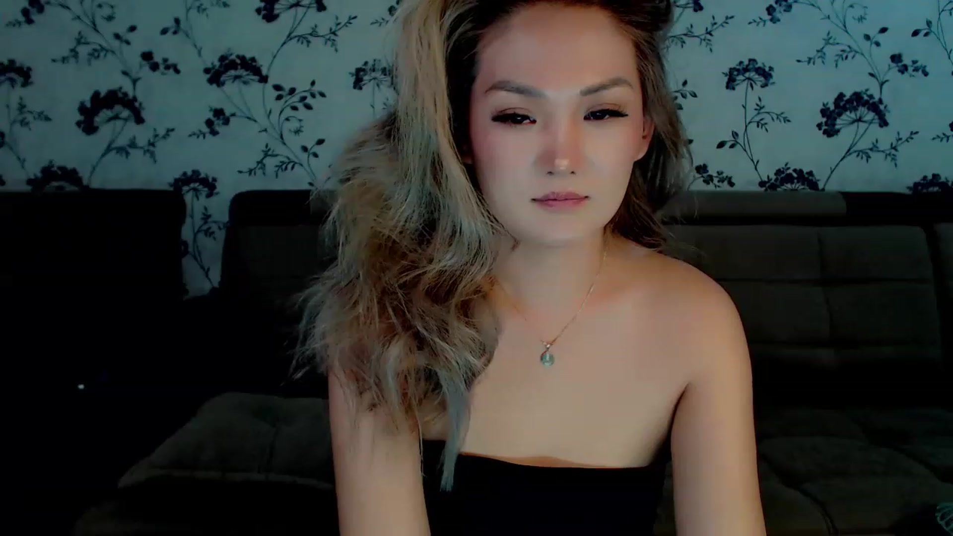 Gallery image thumbnail from Oiuysgdb's myfreecams stream on, 11/23/2022, 12:47 image 7 of 20