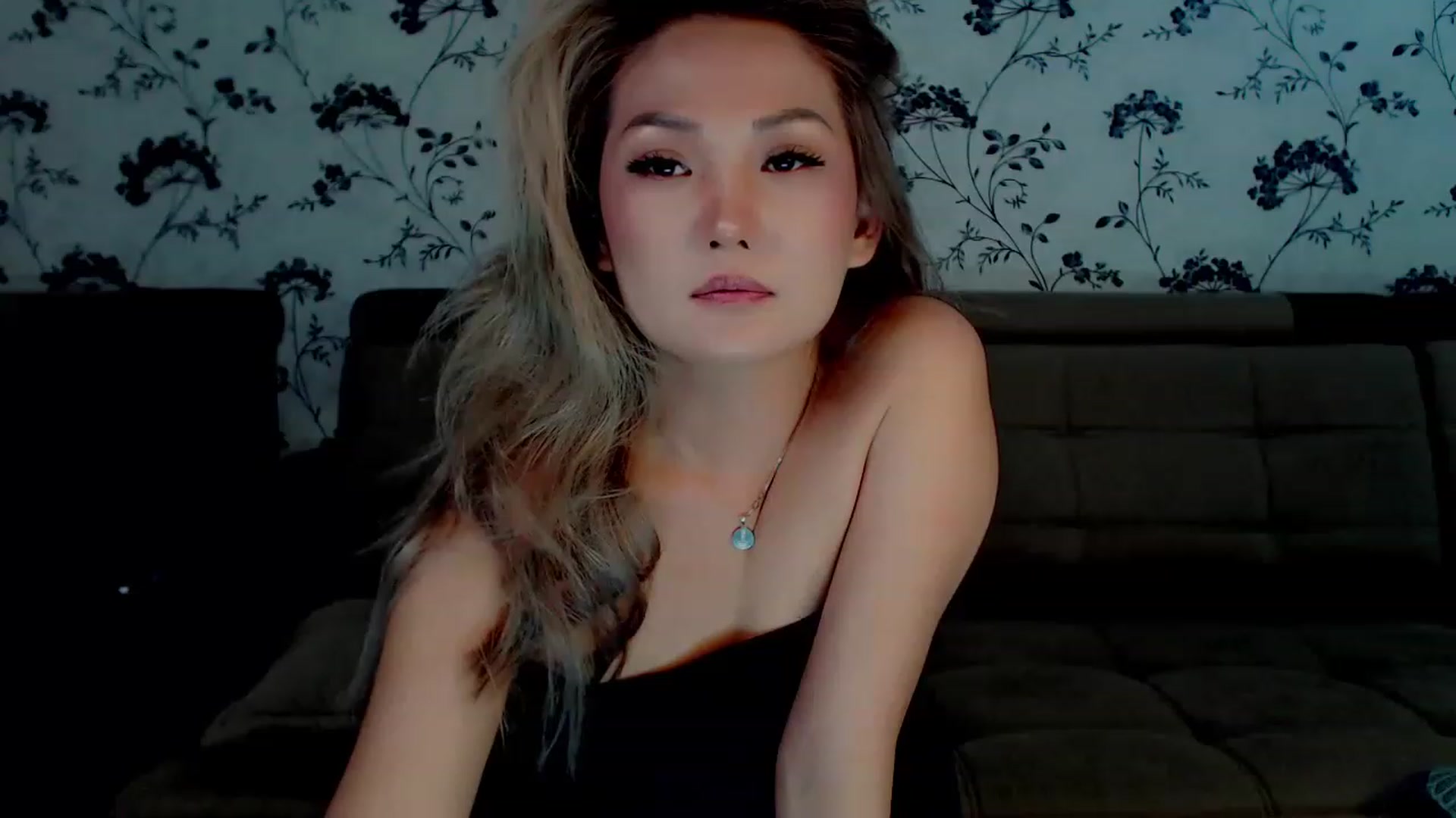 Gallery image thumbnail from Oiuysgdb's myfreecams stream on, 11/23/2022, 12:47 image 9 of 20