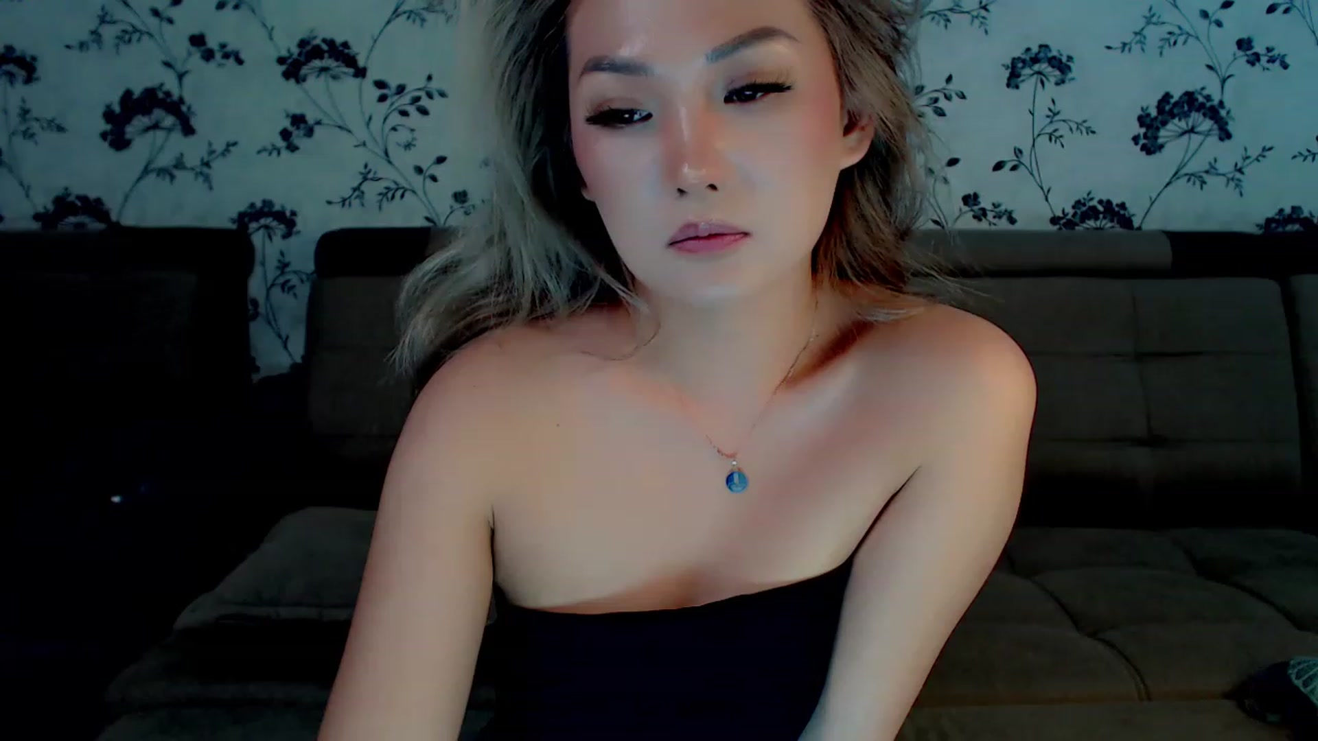 Gallery image thumbnail from Oiuysgdb's myfreecams stream on, 11/23/2022, 12:47 image 18 of 20