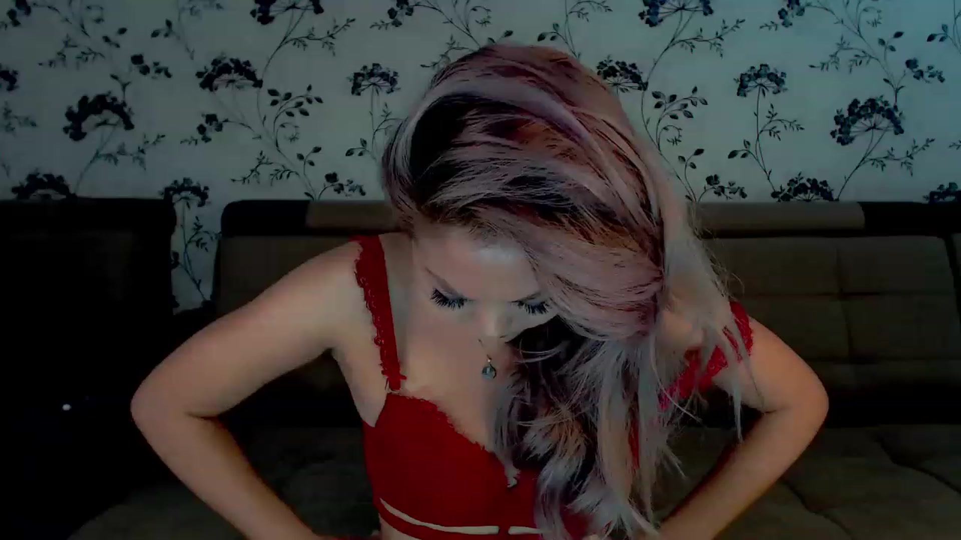 Gallery image thumbnail from Oiuysgdb's myfreecams stream on, 11/28/2022, 15:03 image 9 of 20