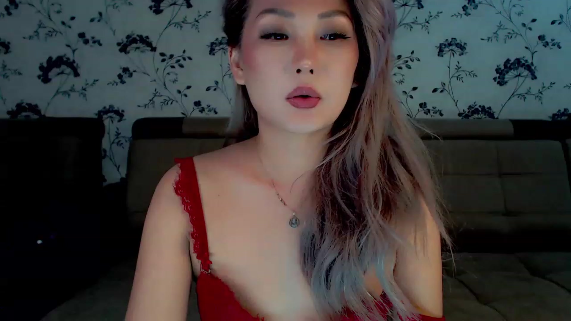 Gallery image thumbnail from Oiuysgdb's myfreecams stream on, 11/28/2022, 15:03 image 14 of 20