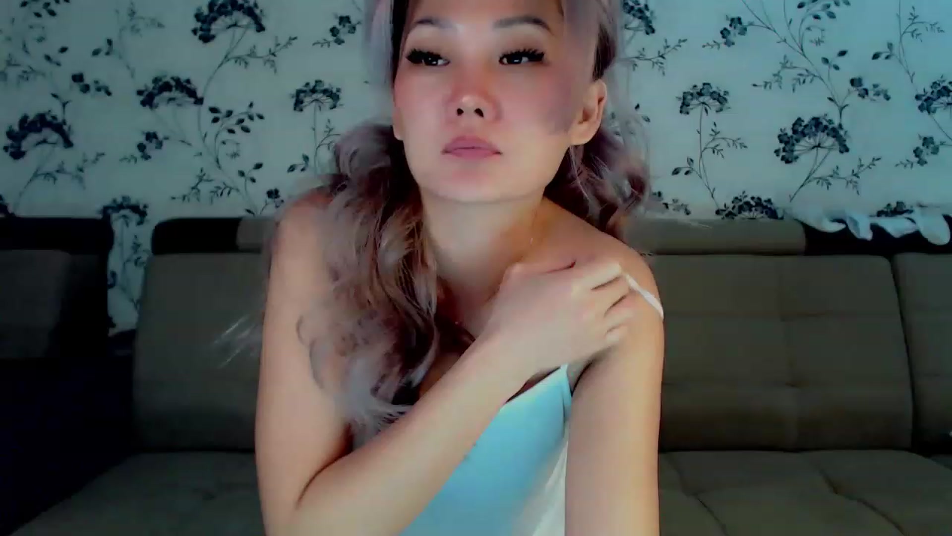 Gallery image thumbnail from Oiuysgdb's myfreecams stream on, 12/05/2022, 12:57 image 6 of 20