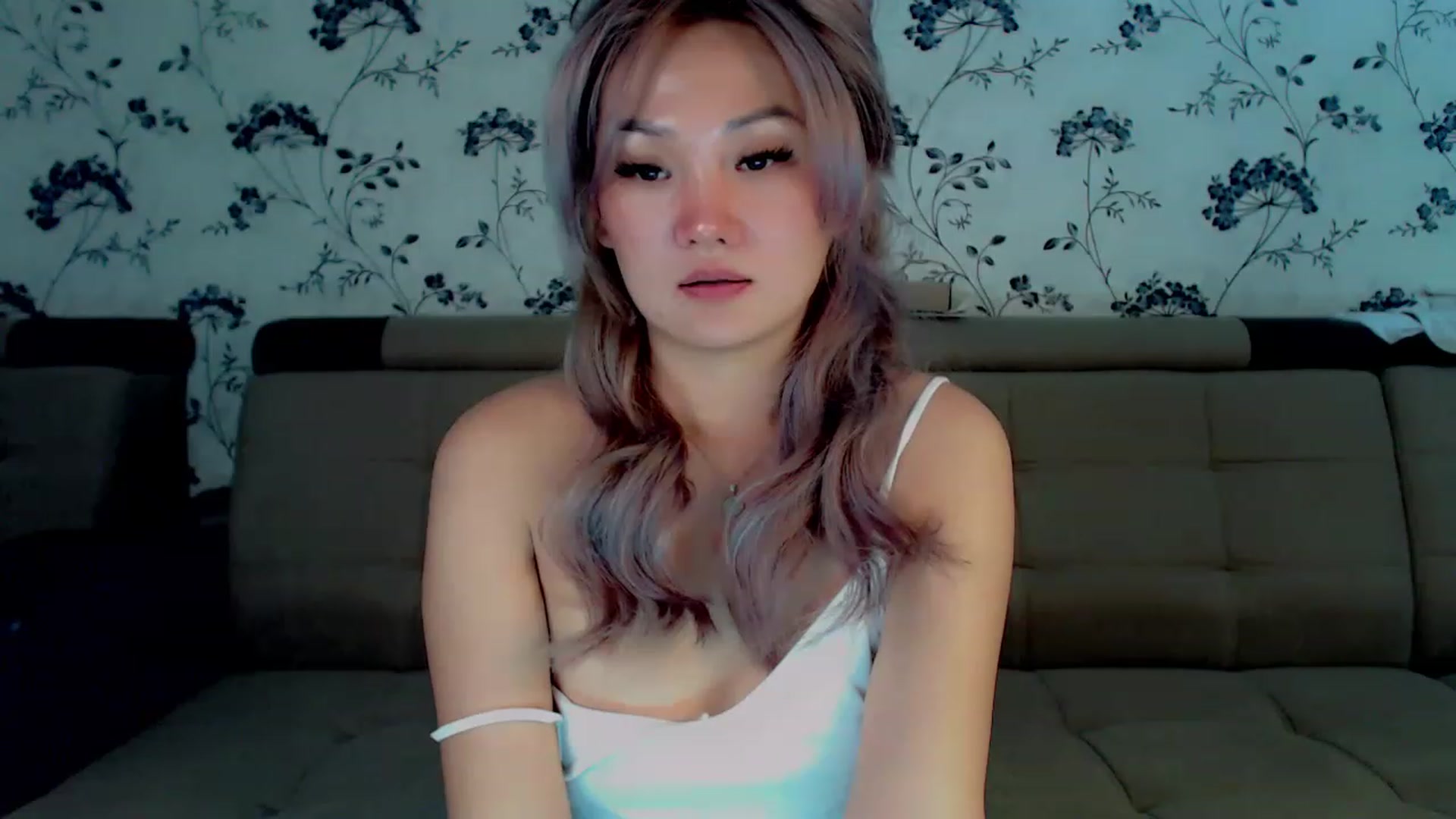 Gallery image thumbnail from Oiuysgdb's myfreecams stream on, 12/05/2022, 14:41 image 10 of 20