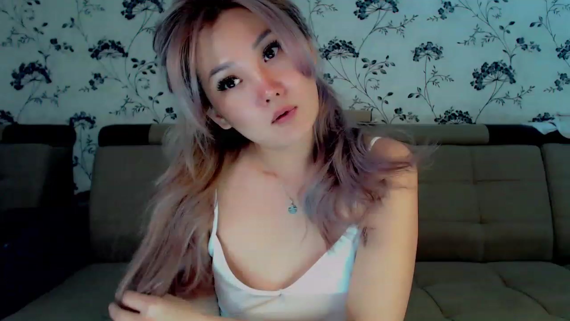 Gallery image thumbnail from Oiuysgdb's myfreecams stream on, 12/05/2022, 14:41 image 4 of 20