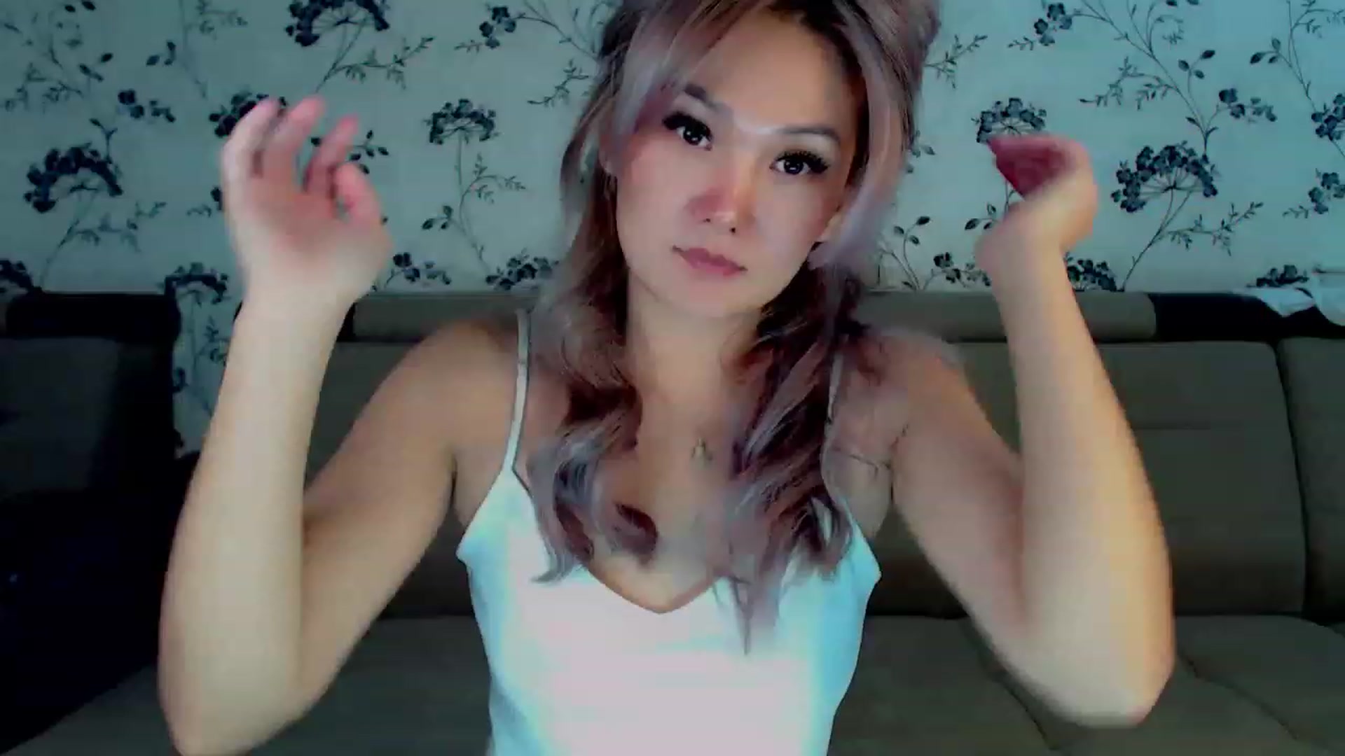 Gallery image thumbnail from Oiuysgdb's myfreecams stream on, 12/05/2022, 14:41 image 1 of 20