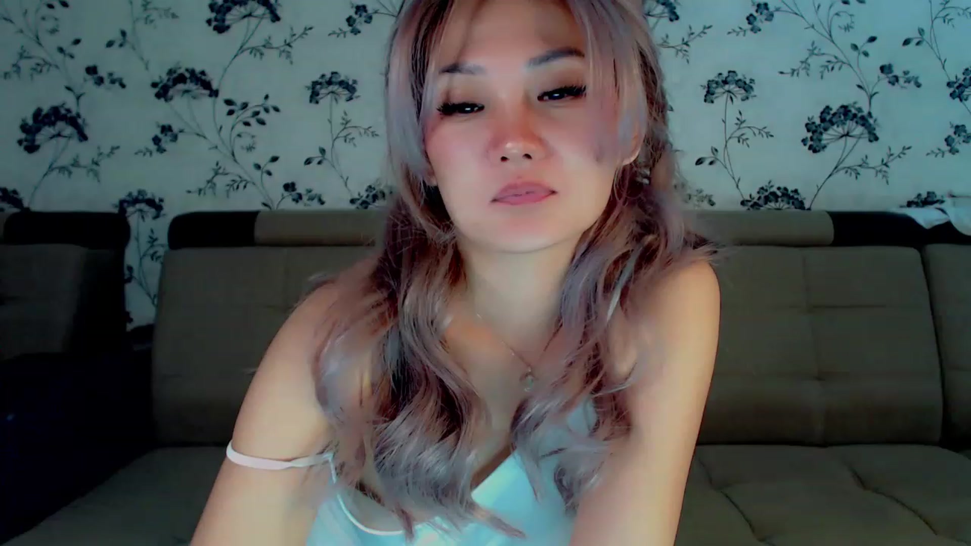 Gallery image thumbnail from Oiuysgdb's myfreecams stream on, 12/05/2022, 14:41 image 18 of 20